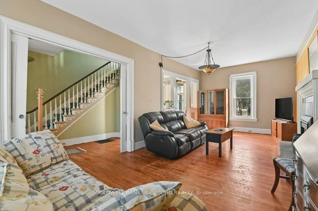 49 Lakeshore Drive