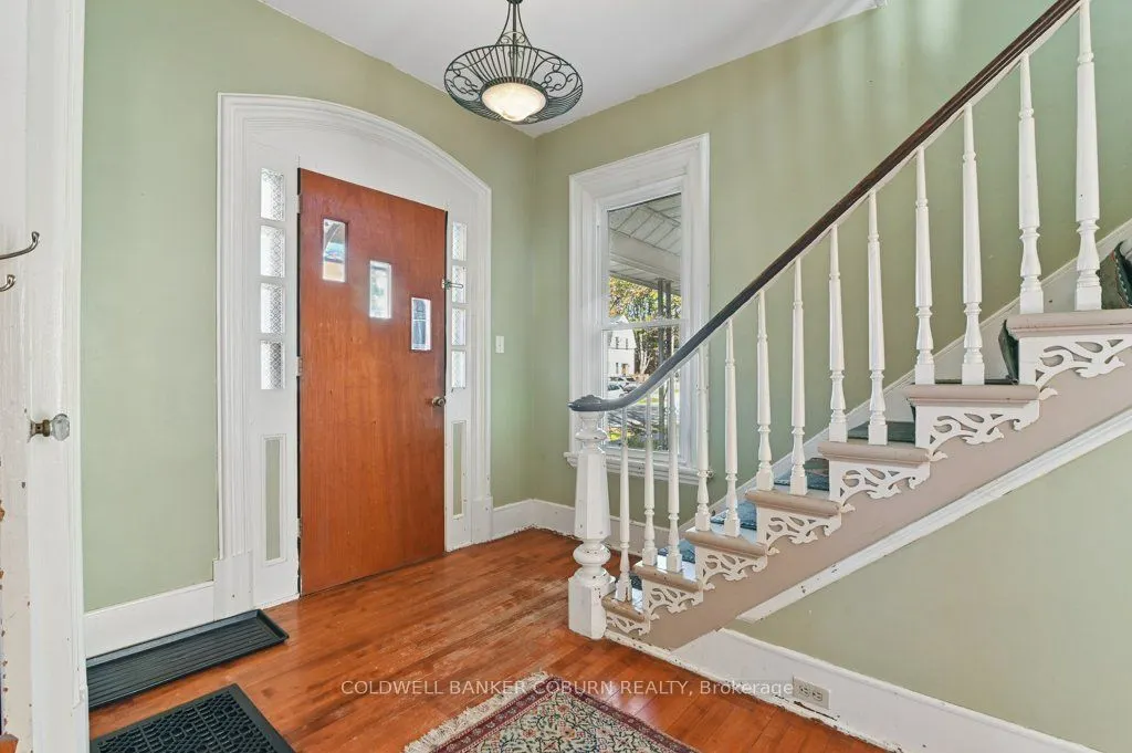 49 Lakeshore Drive