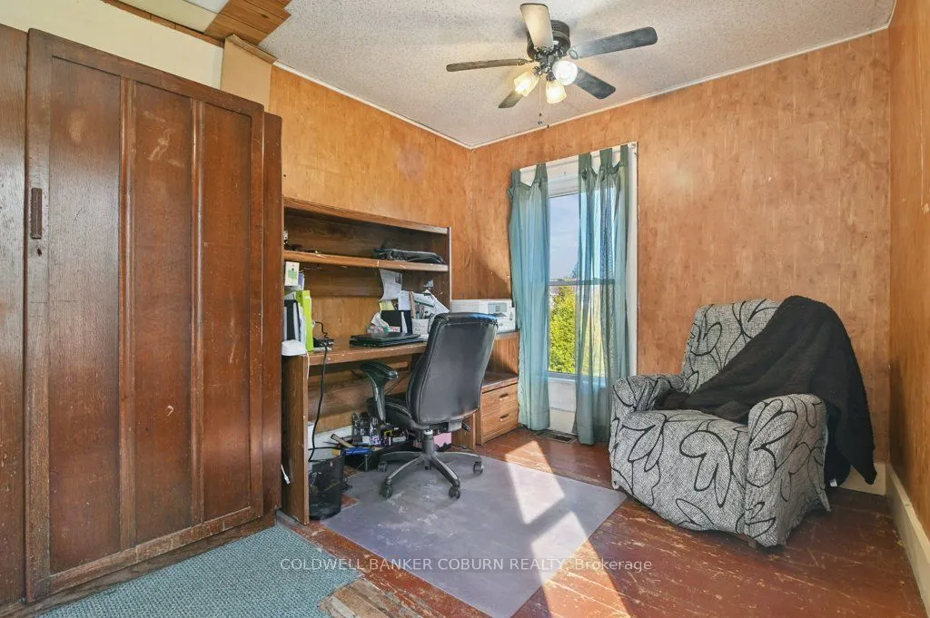 49 Lakeshore Drive