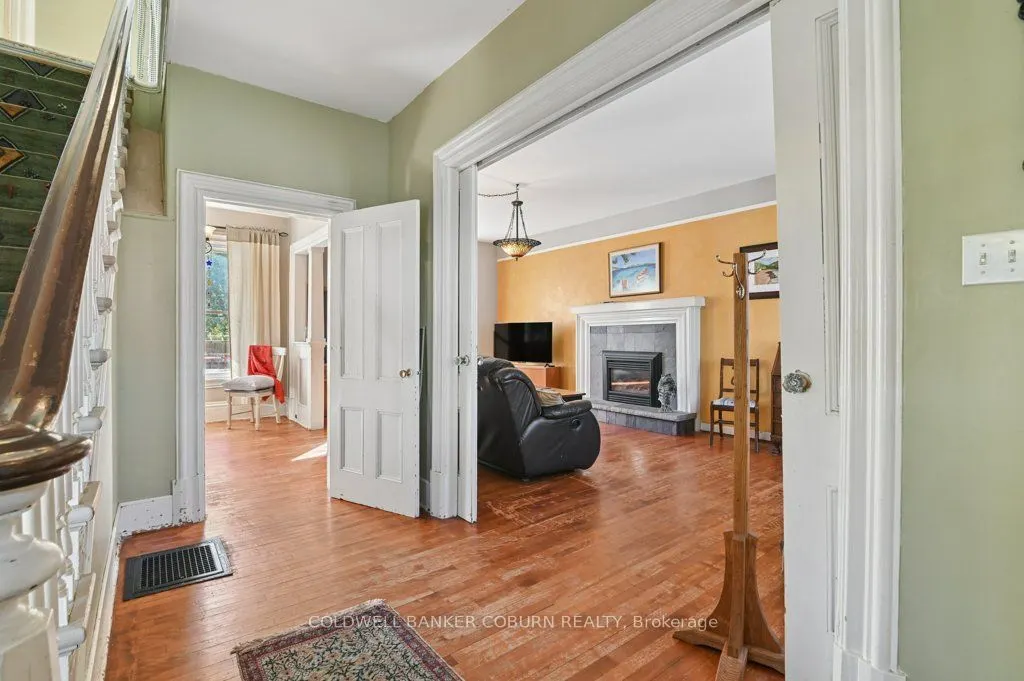 49 Lakeshore Drive