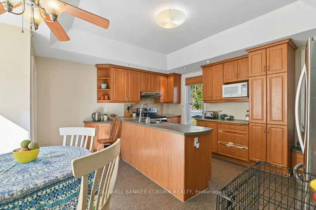 49 Lakeshore Drive