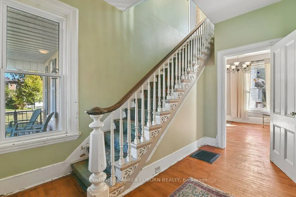 49 Lakeshore Drive