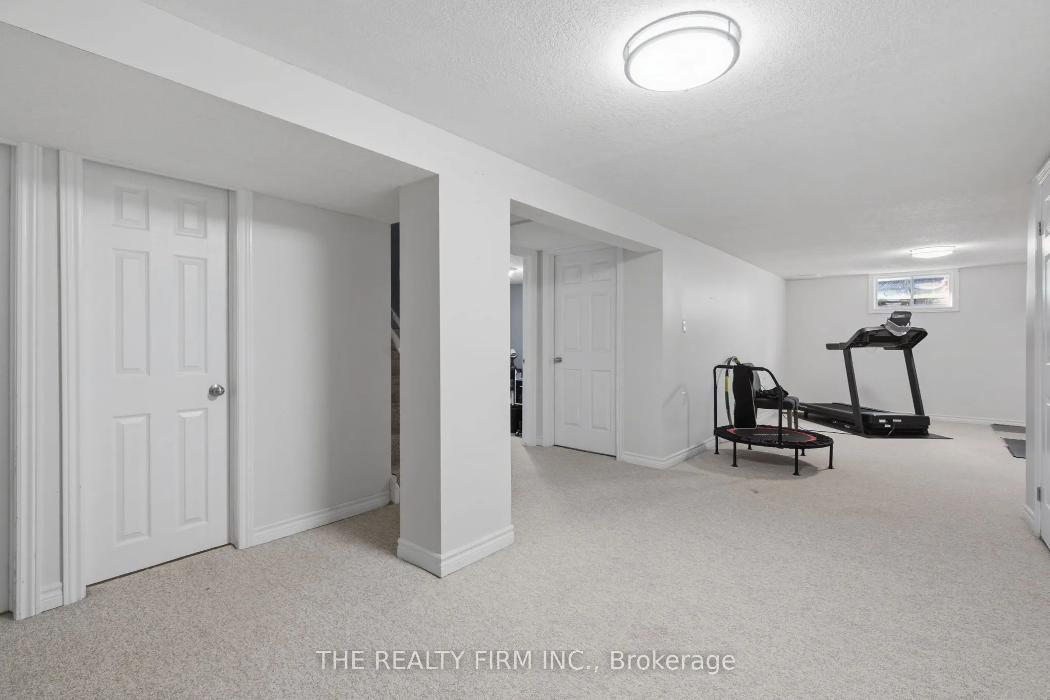25 Queenston Crescent