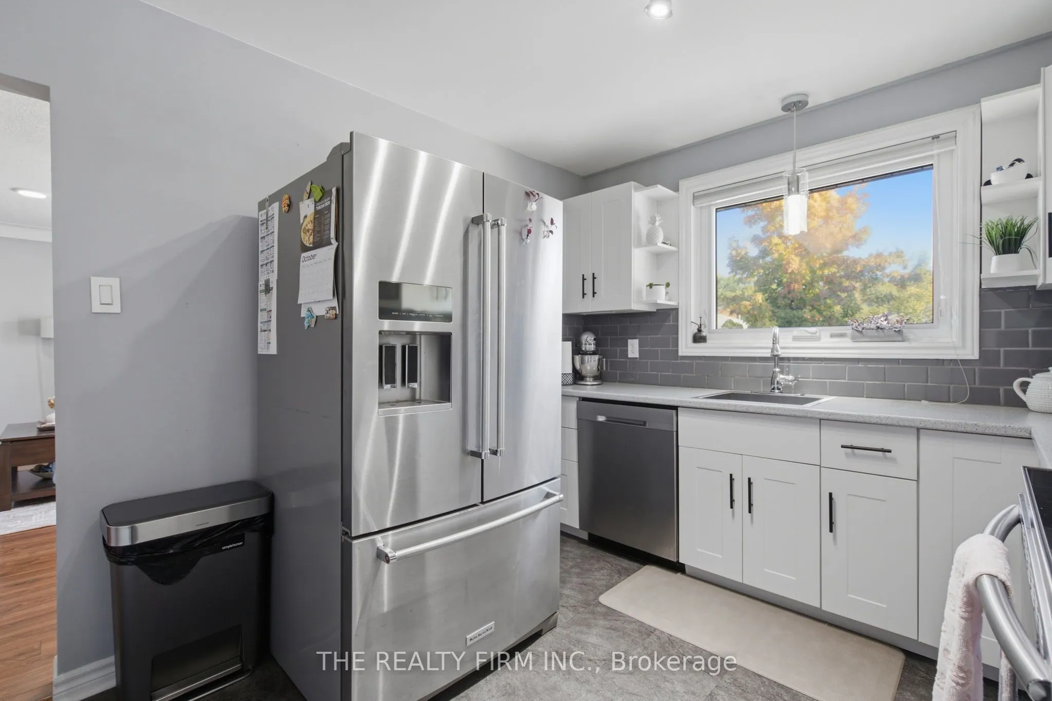 25 Queenston Crescent