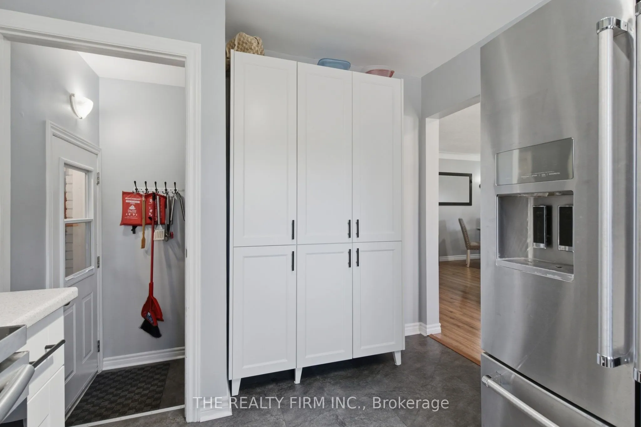 25 Queenston Crescent
