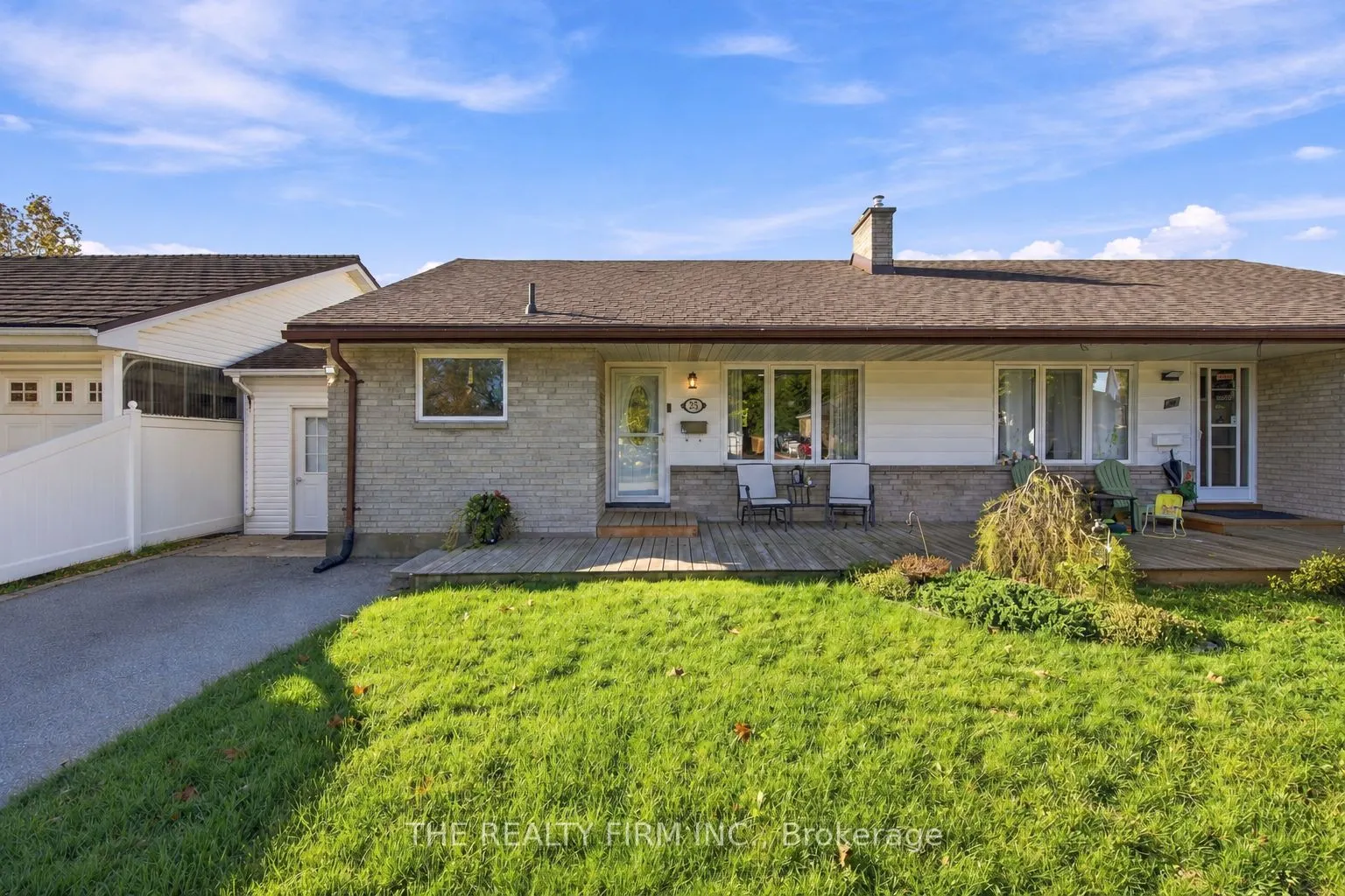 25 Queenston Crescent