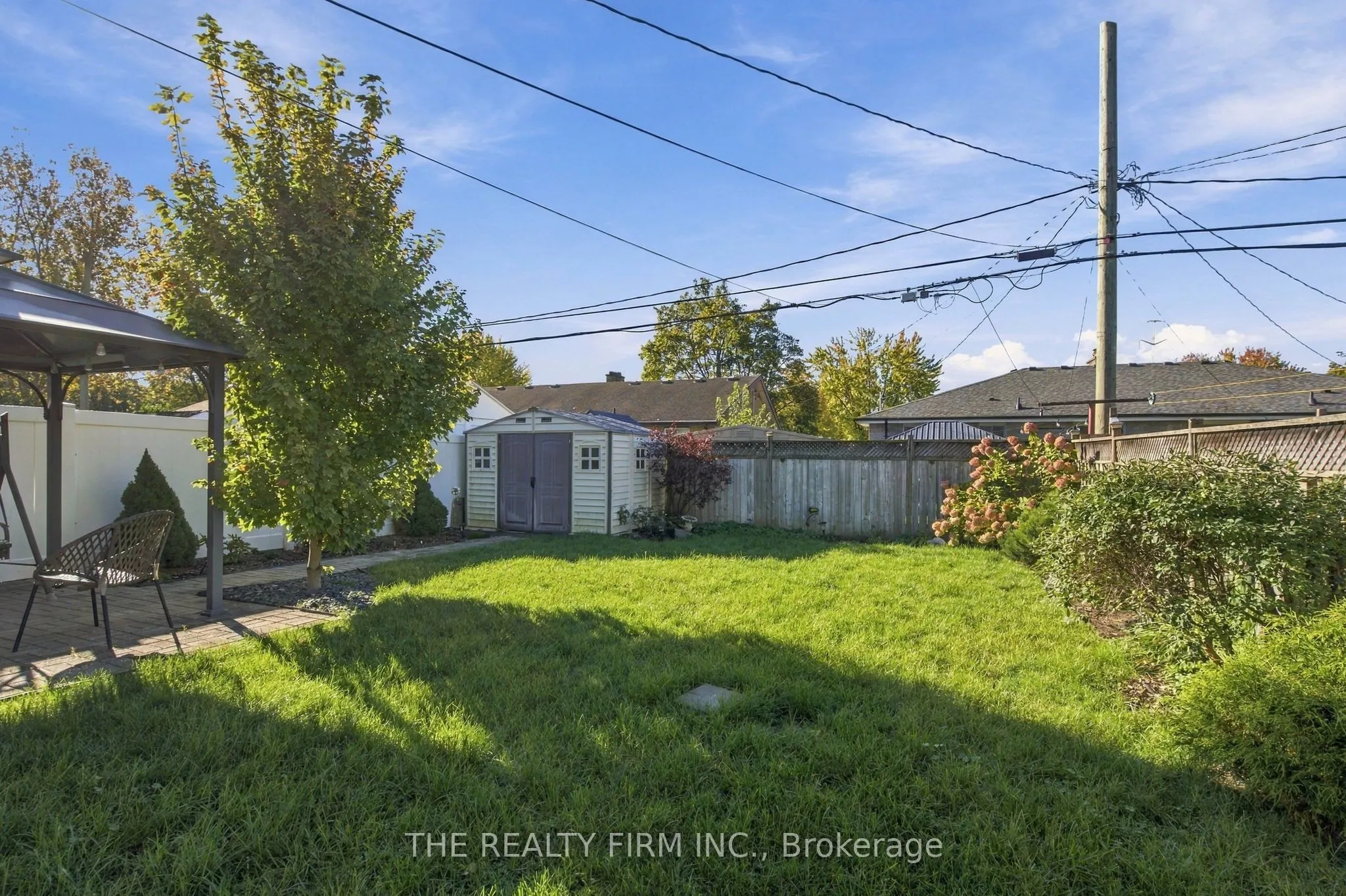 25 Queenston Crescent