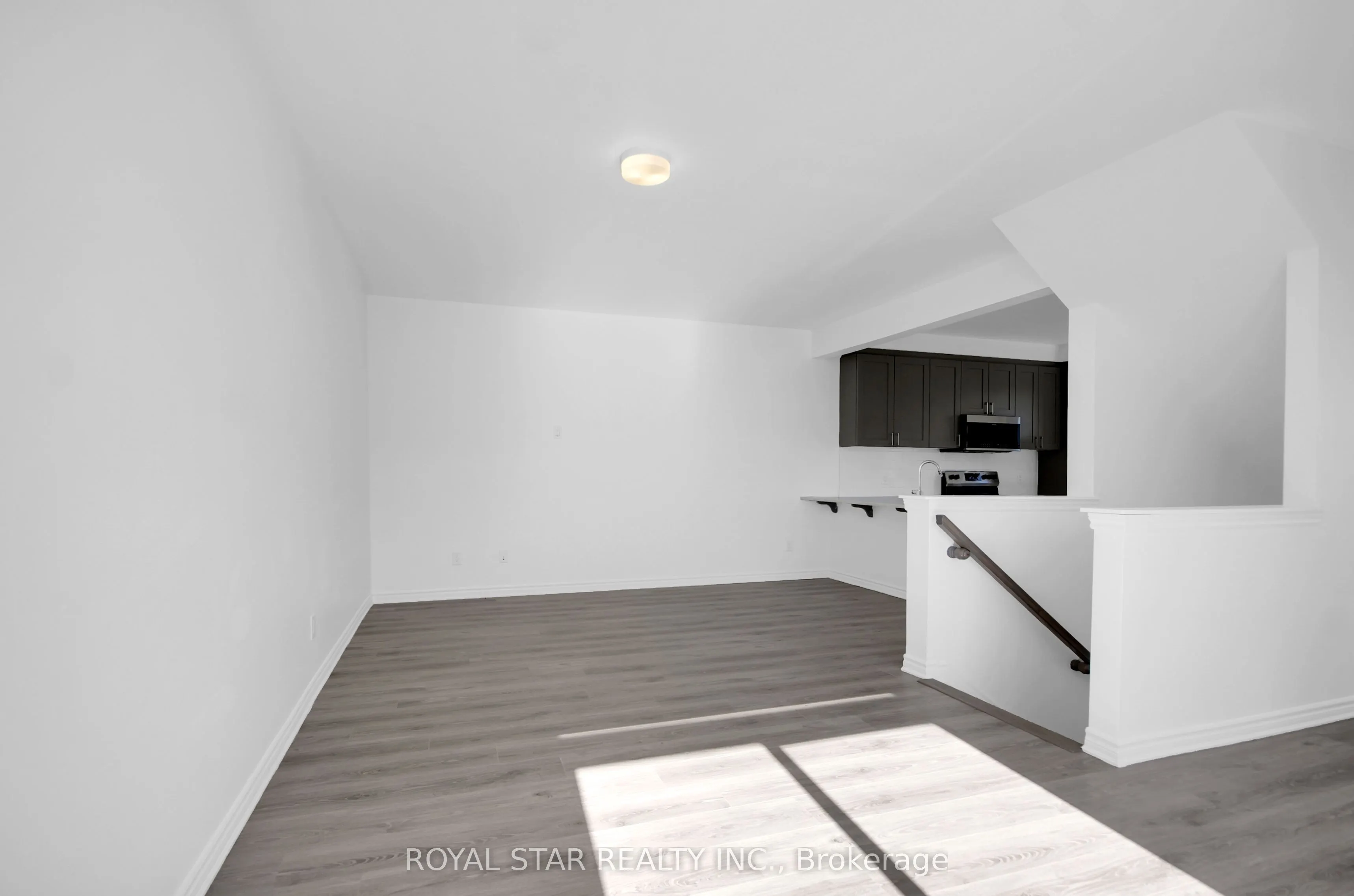 318 Ilmenite Private