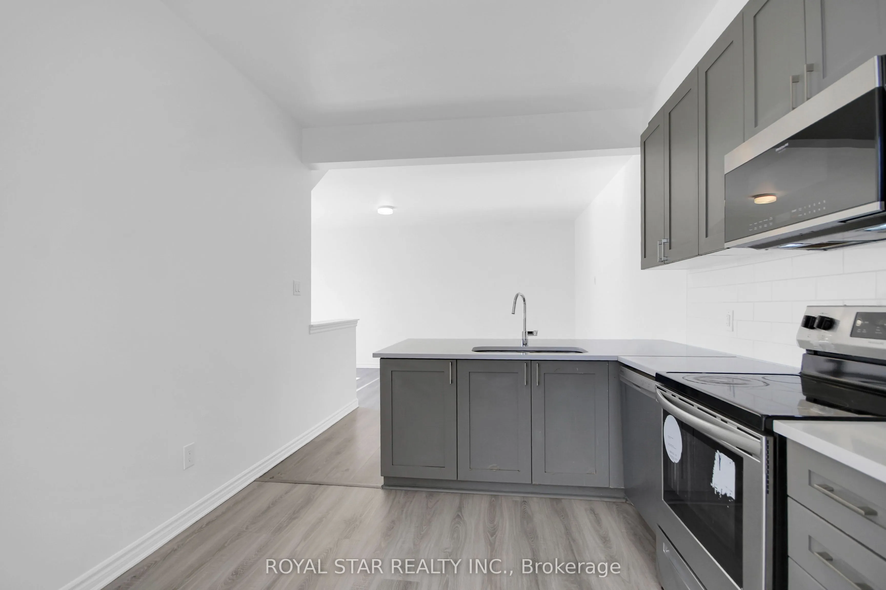 318 Ilmenite Private