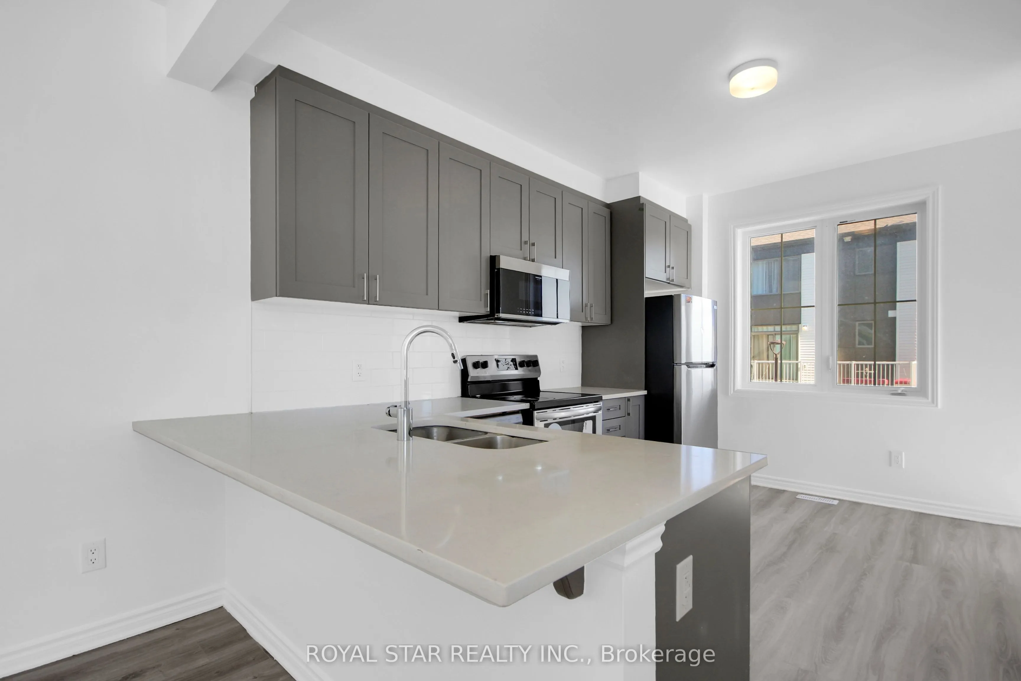 318 Ilmenite Private