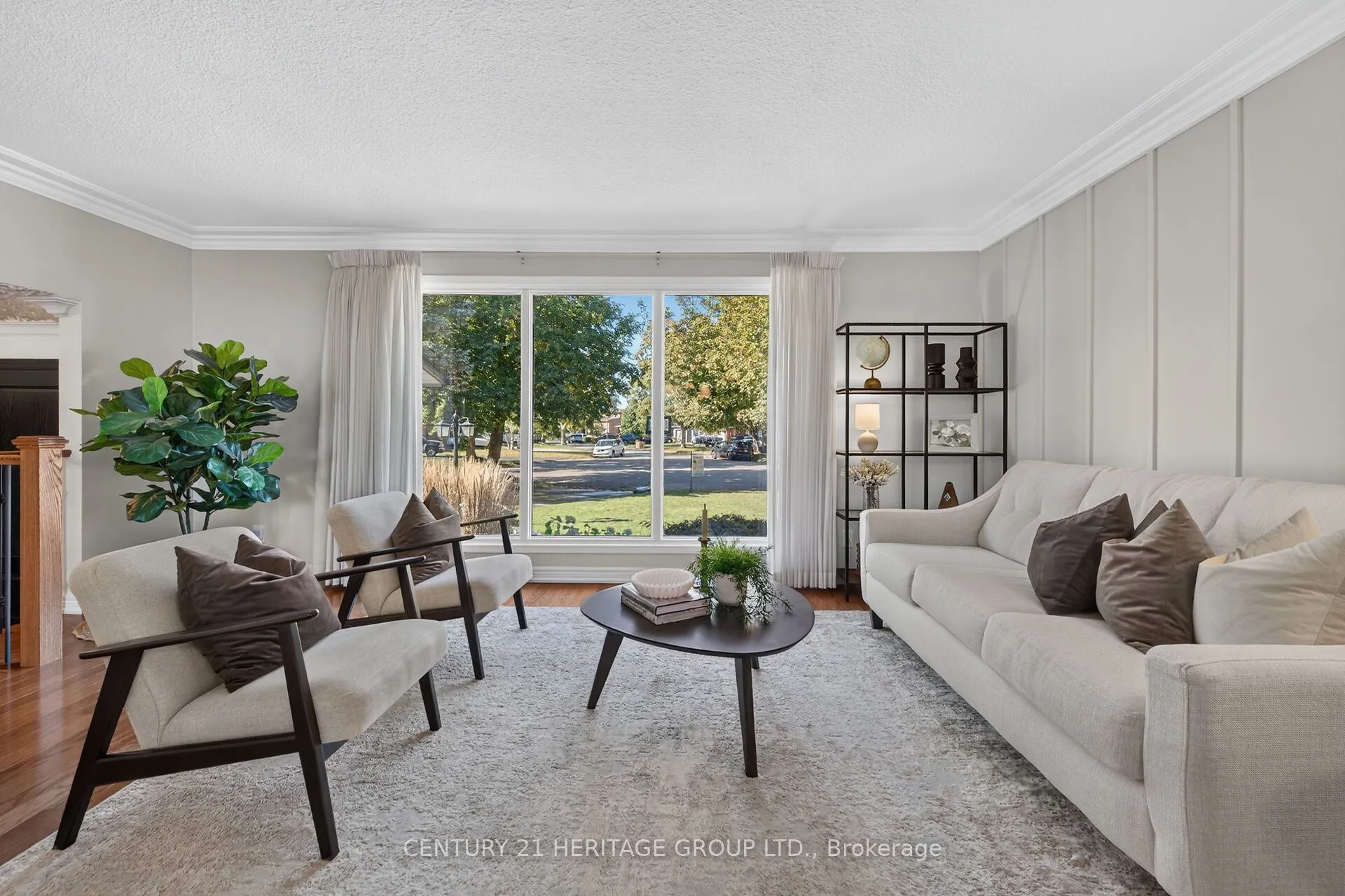 19 Meadowbrook Crescent