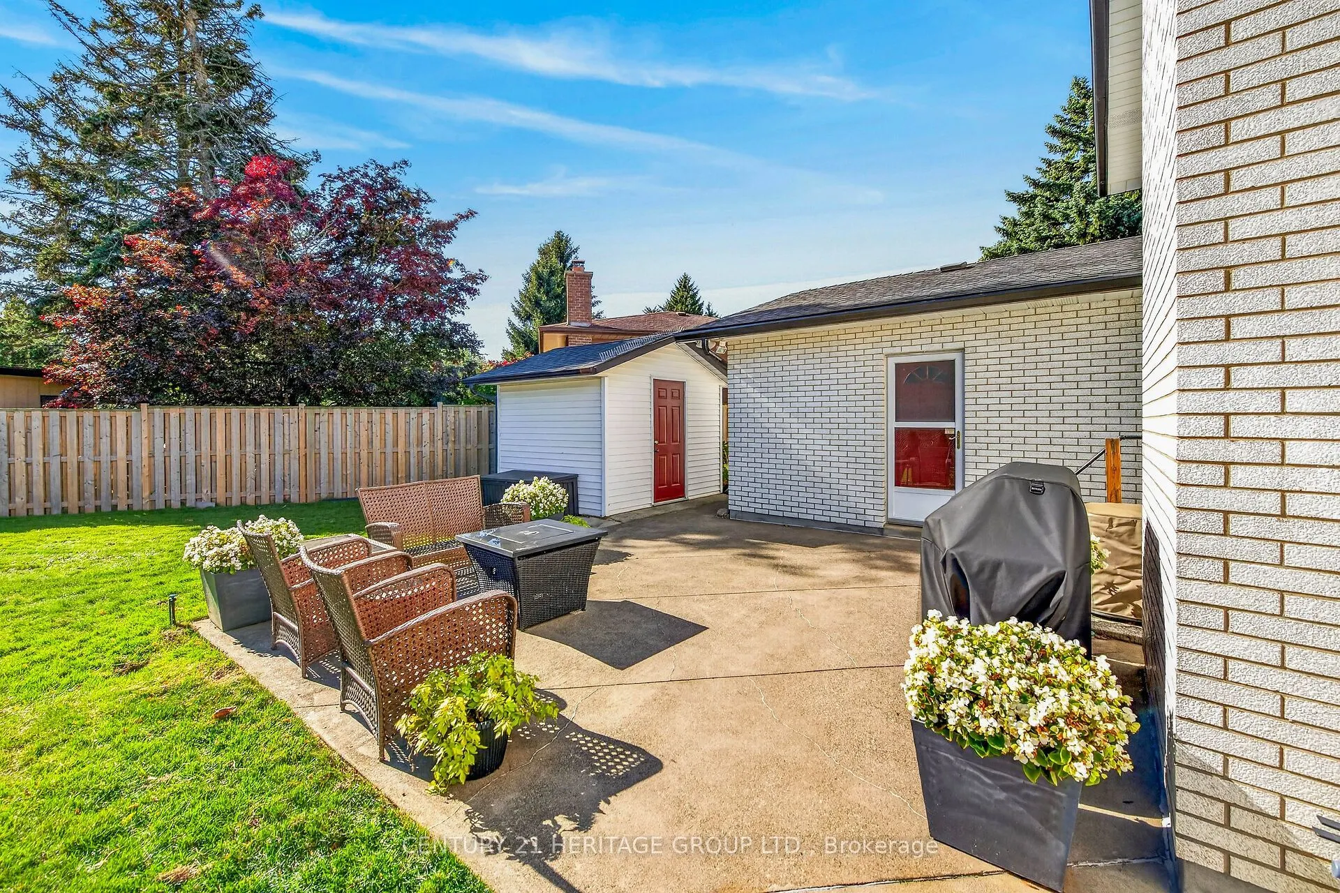 19 Meadowbrook Crescent