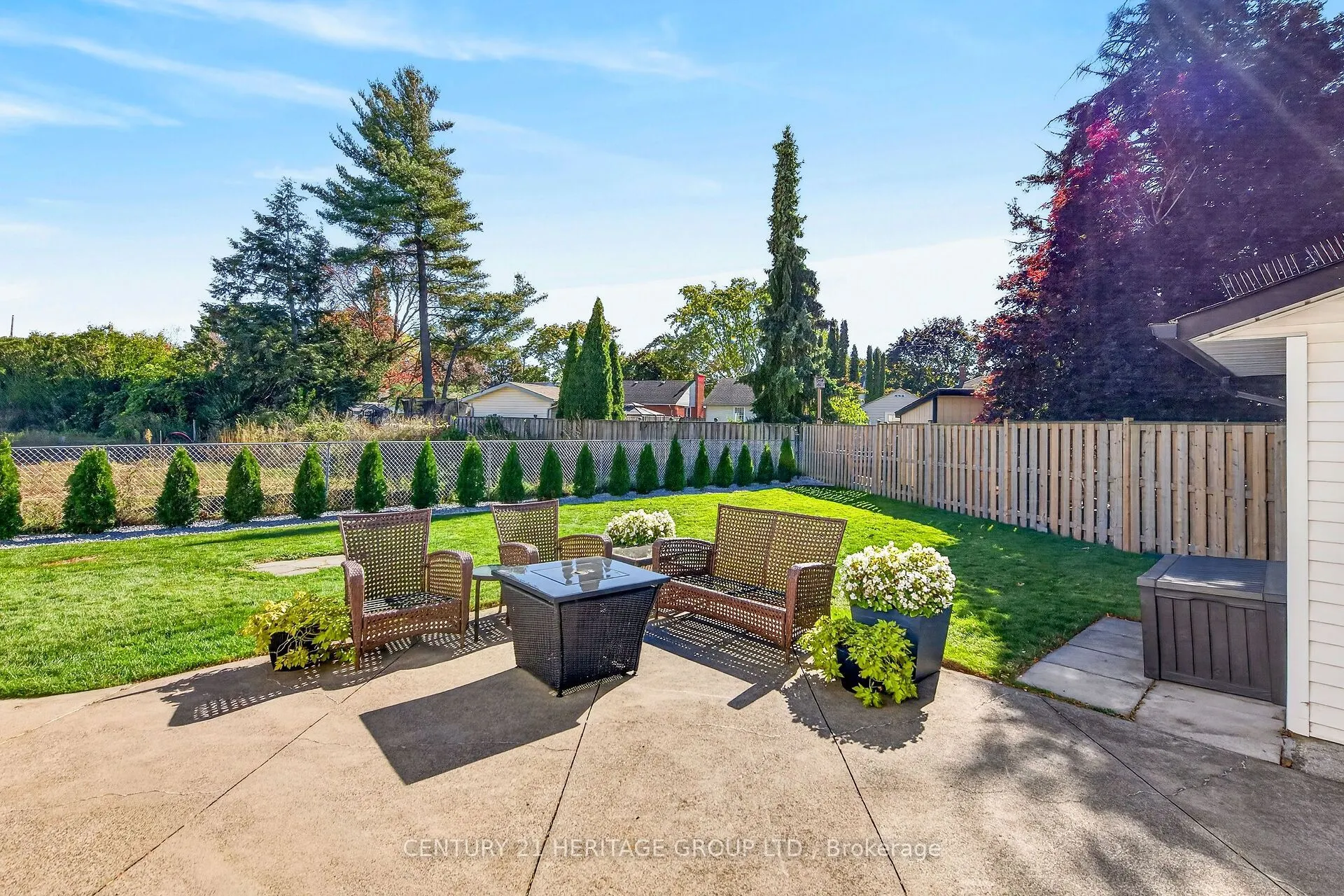 19 Meadowbrook Crescent