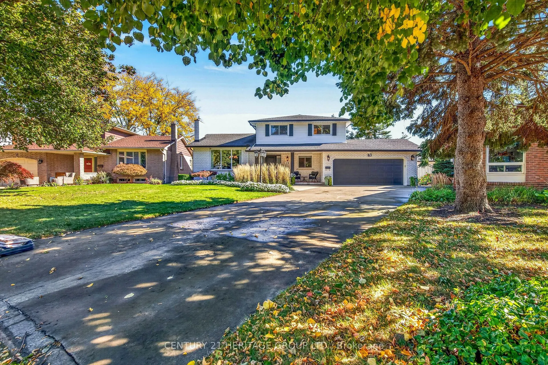 19 Meadowbrook Crescent