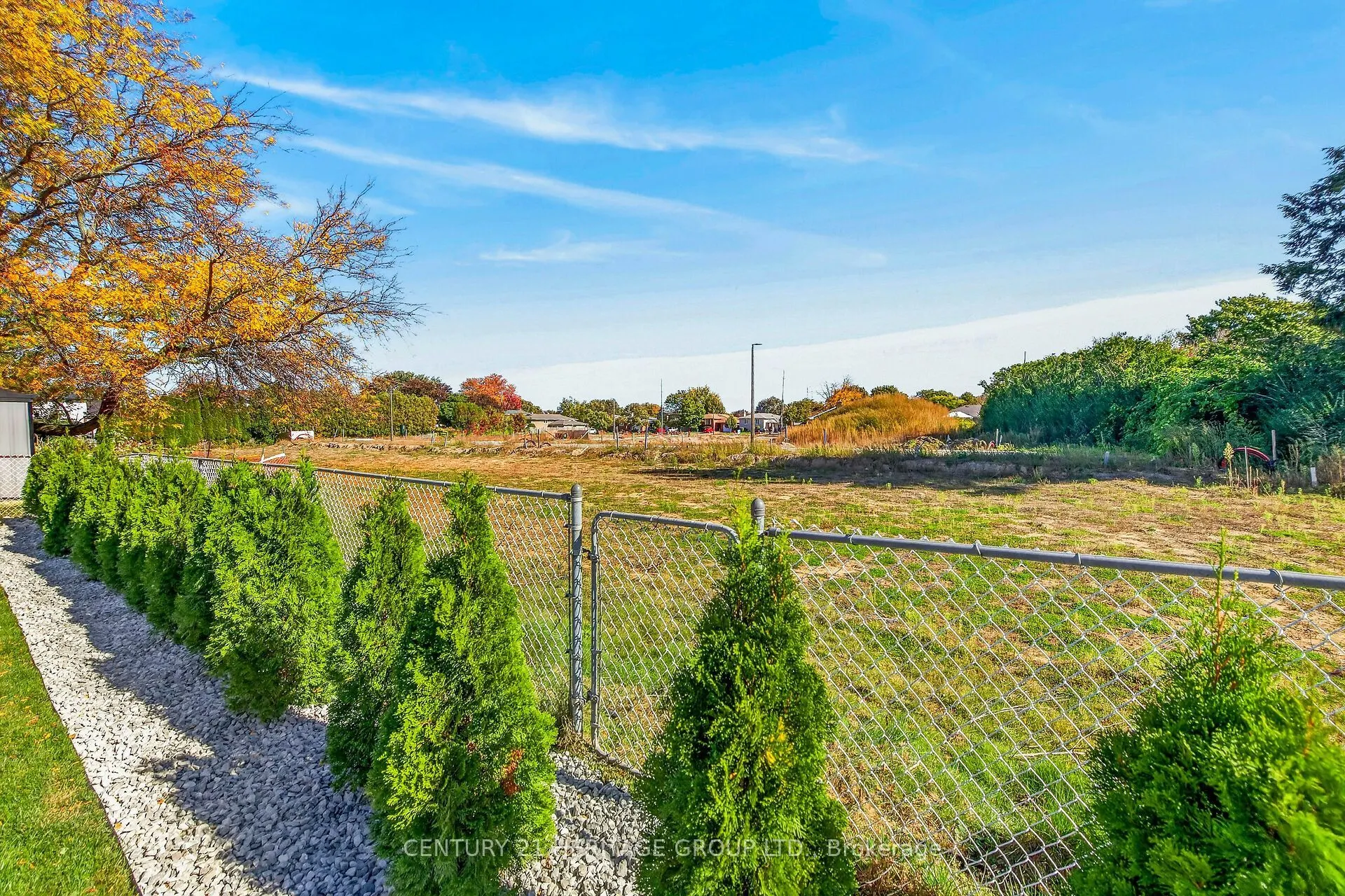 19 Meadowbrook Crescent