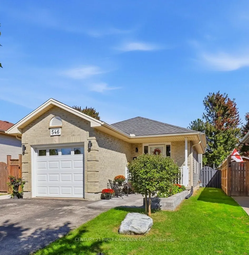 546 Talltree Crescent