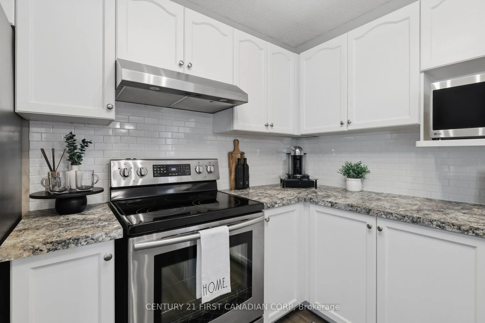 546 Talltree Crescent