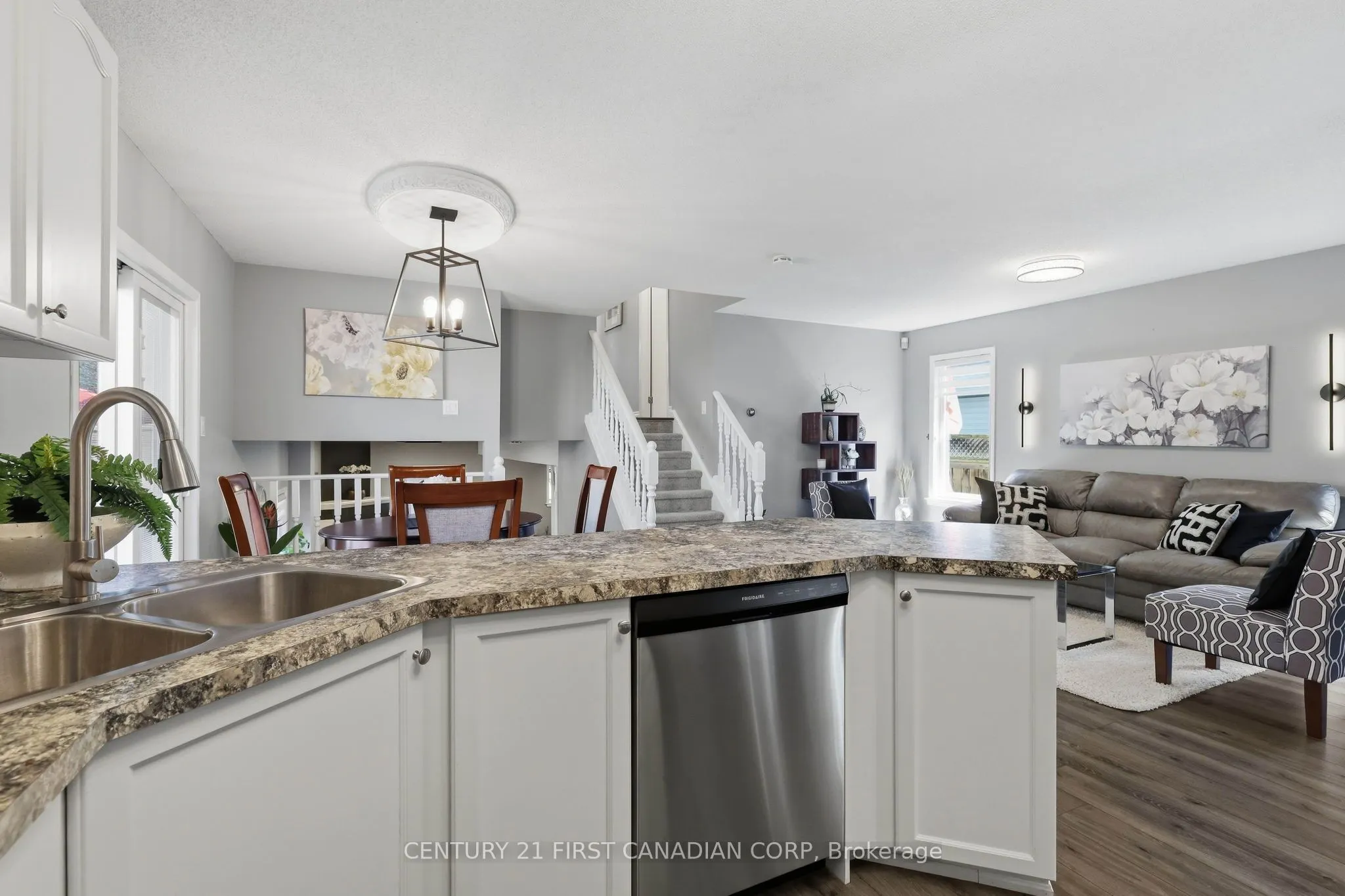 546 Talltree Crescent