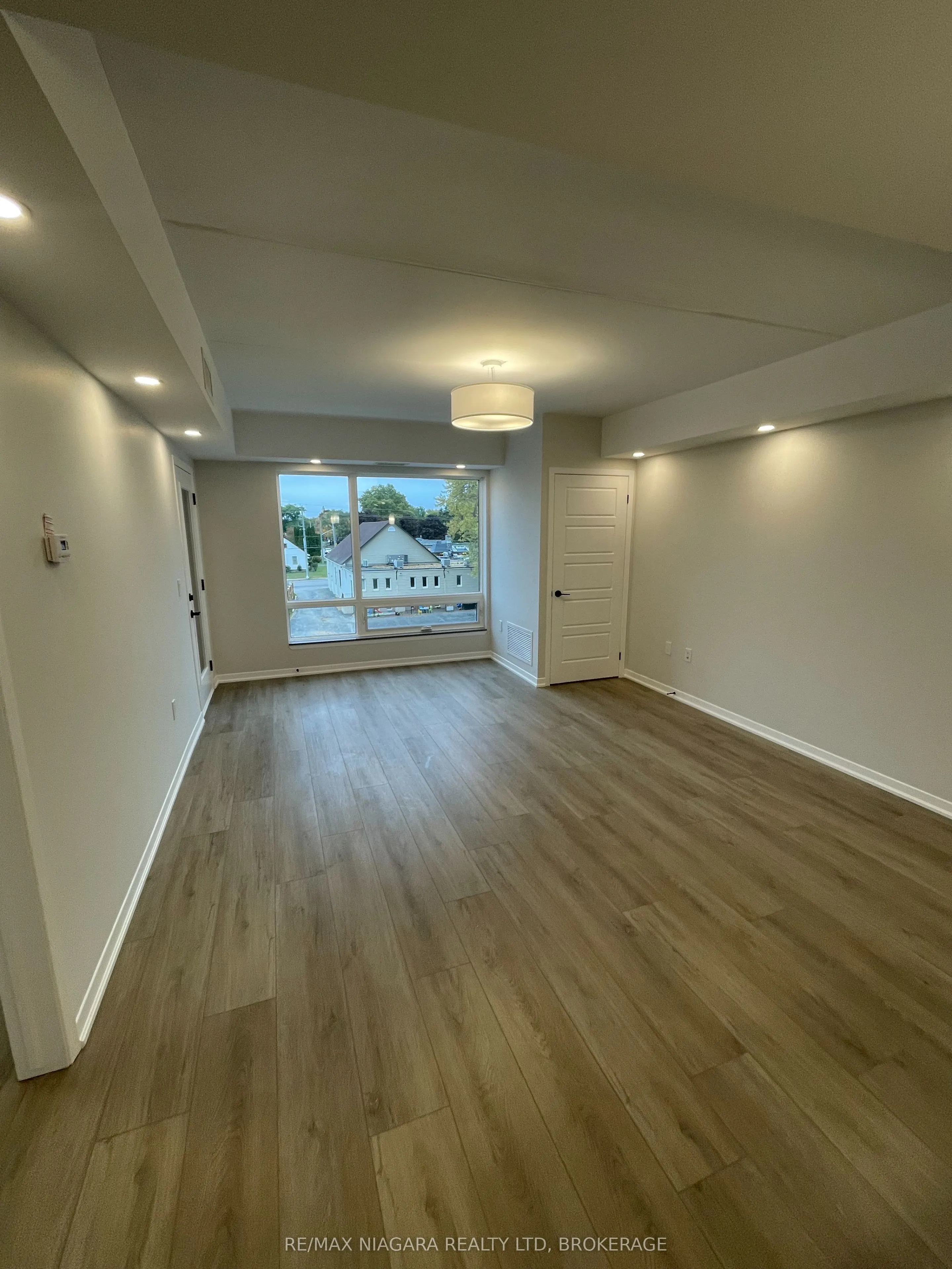 3998 Victoria Avenue #301