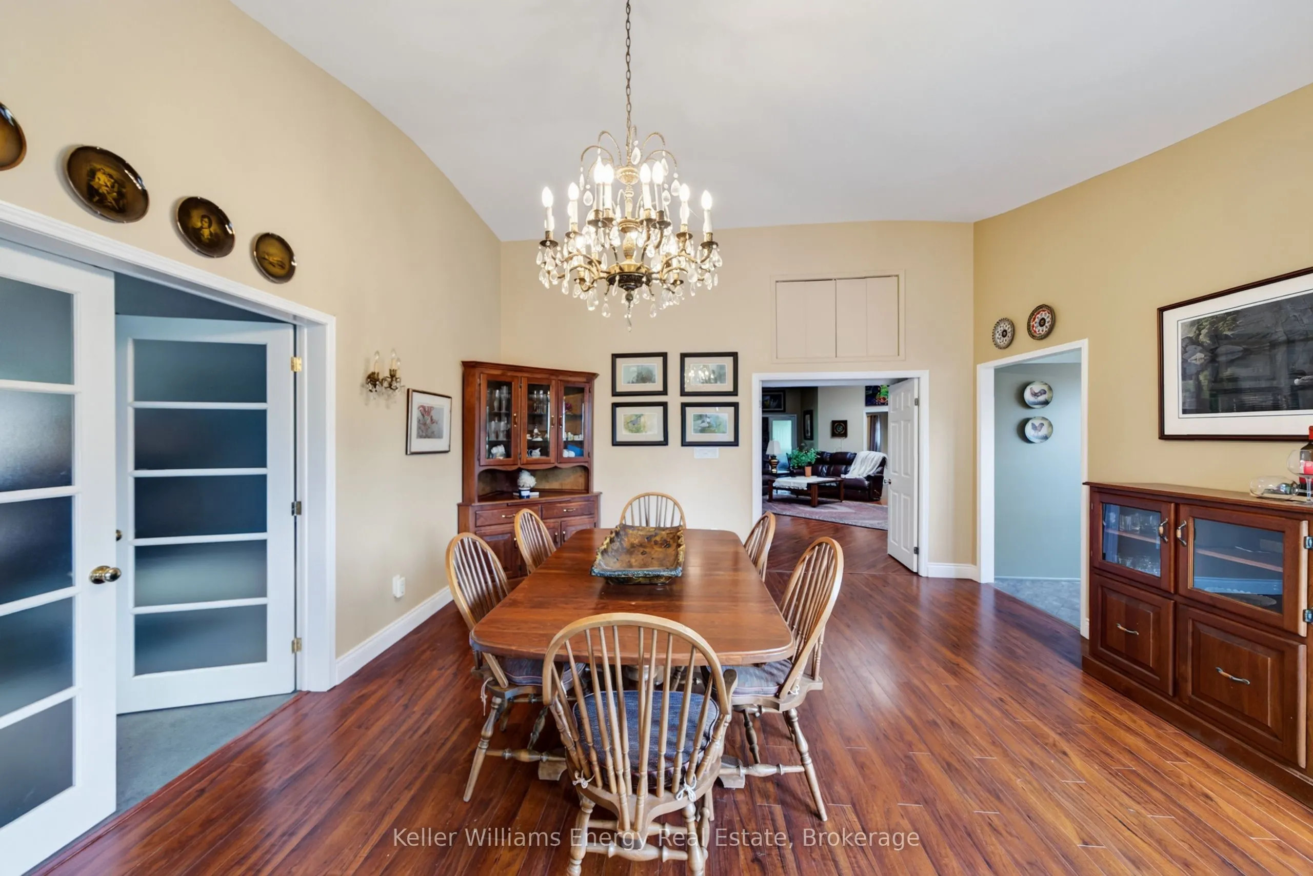 89 Smith's Bay Avenue