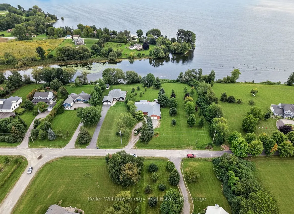 89 Smith's Bay Avenue