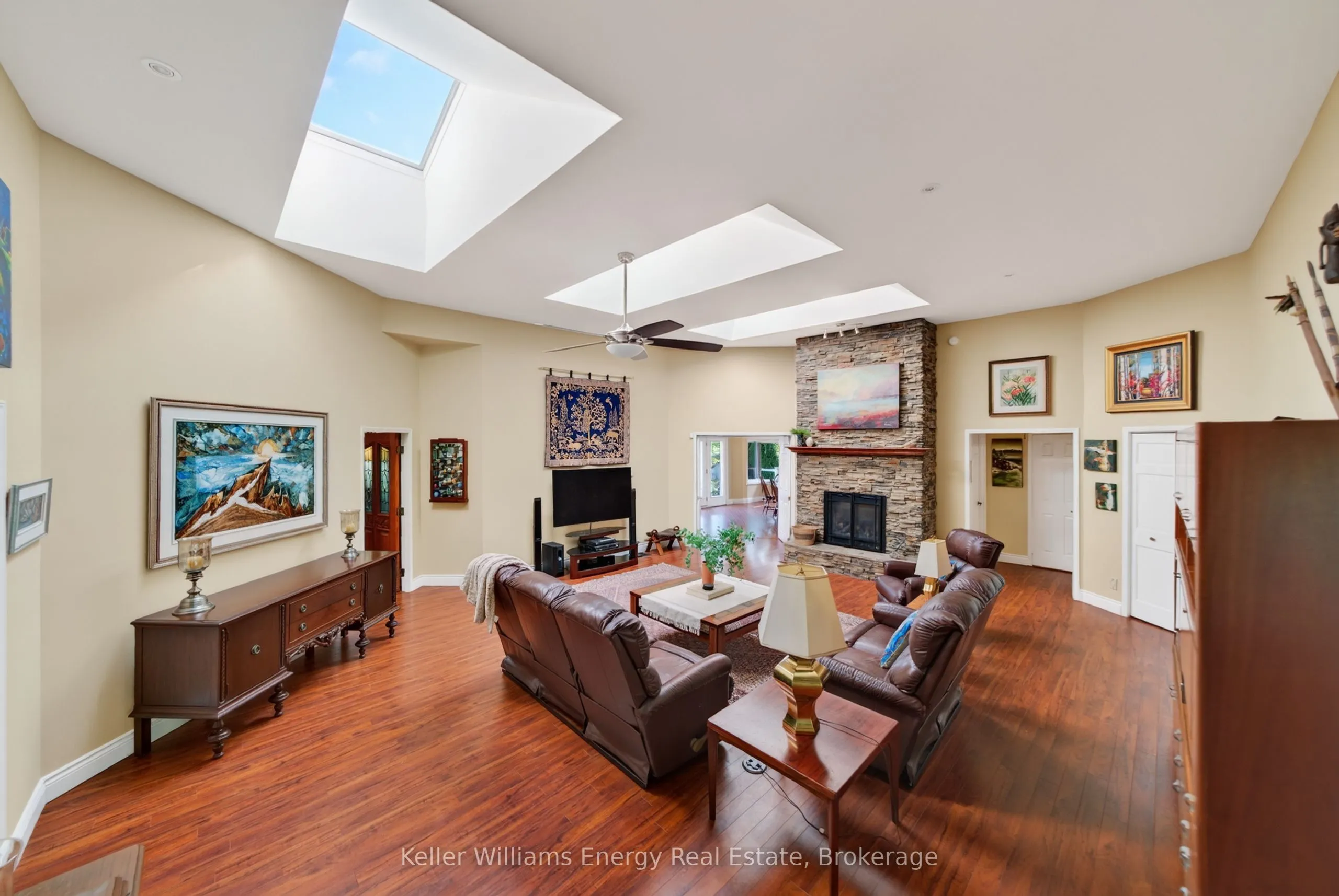 89 Smith's Bay Avenue