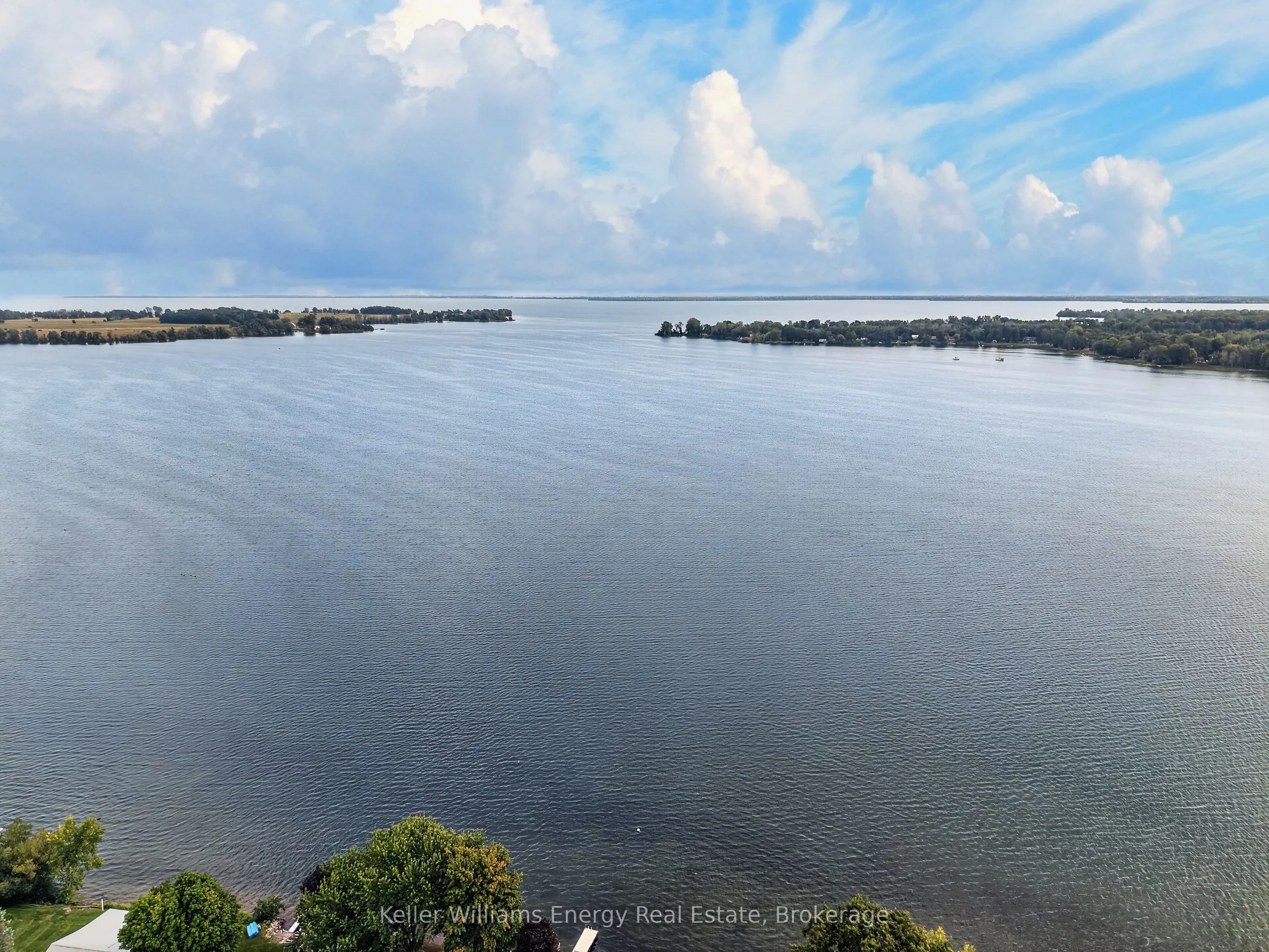 89 Smith's Bay Avenue
