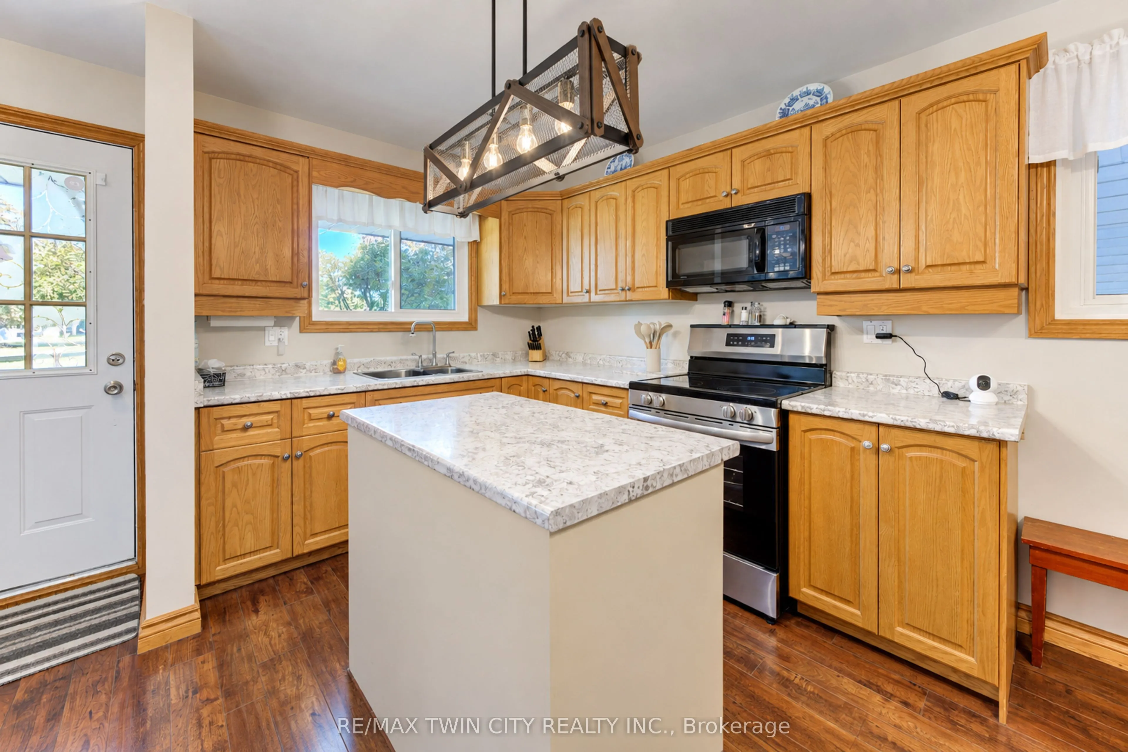 73 BELTON Drive
