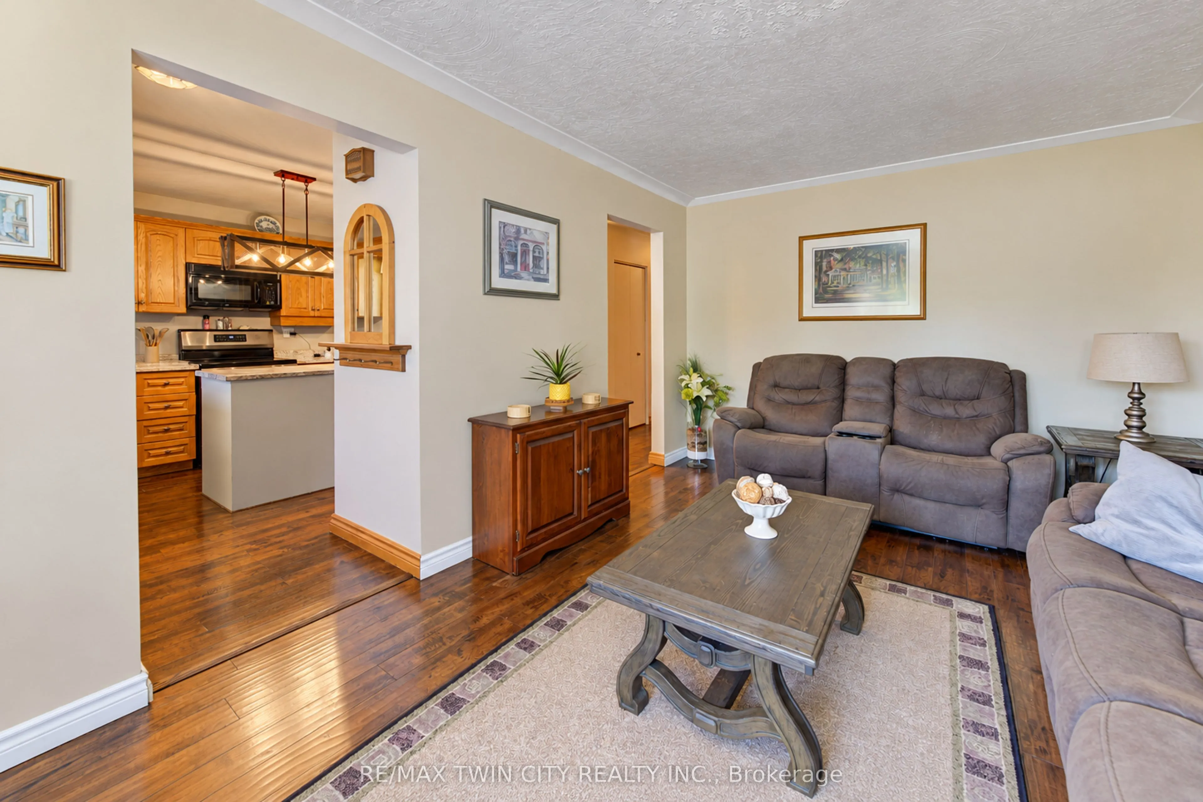 73 BELTON Drive
