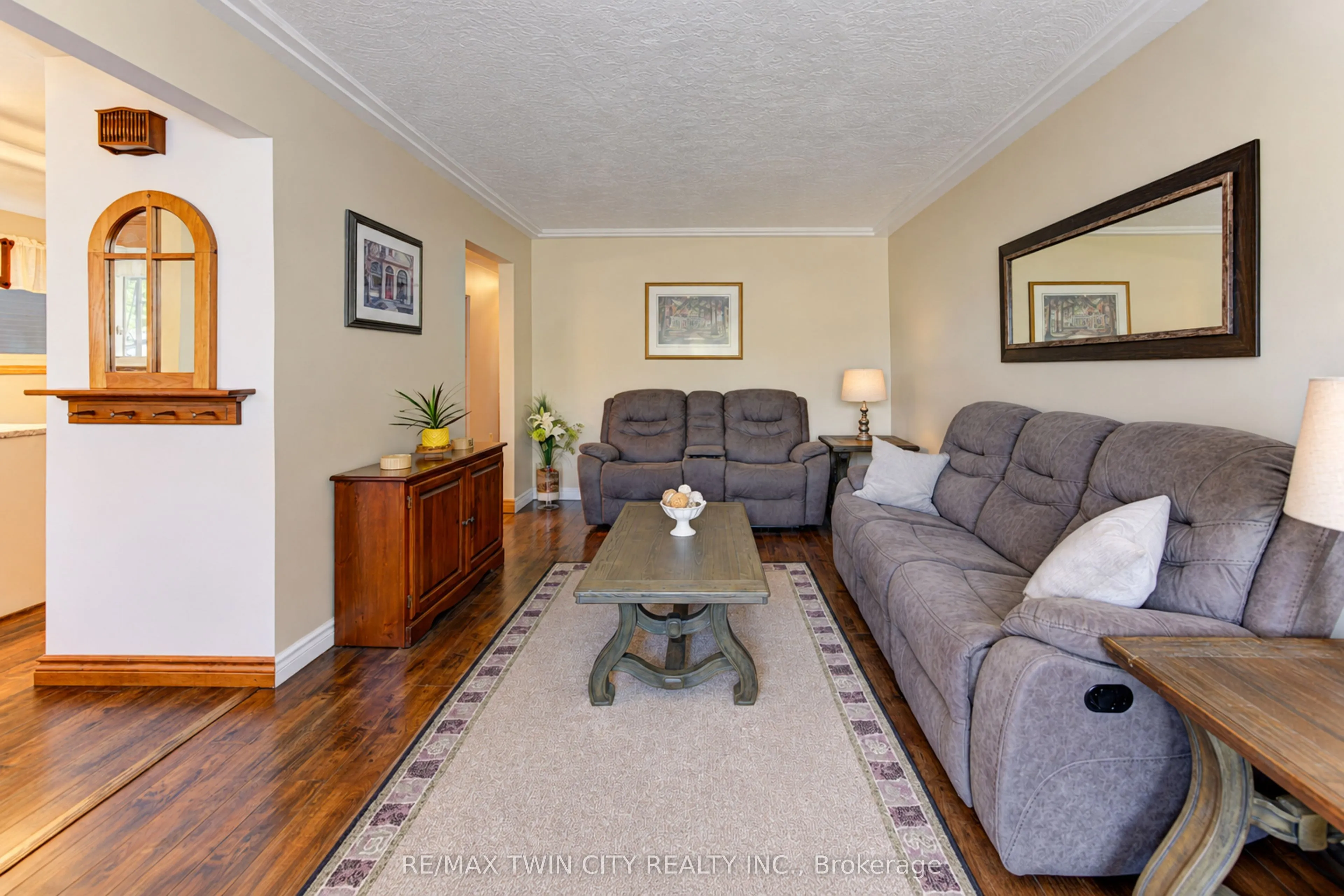 73 BELTON Drive