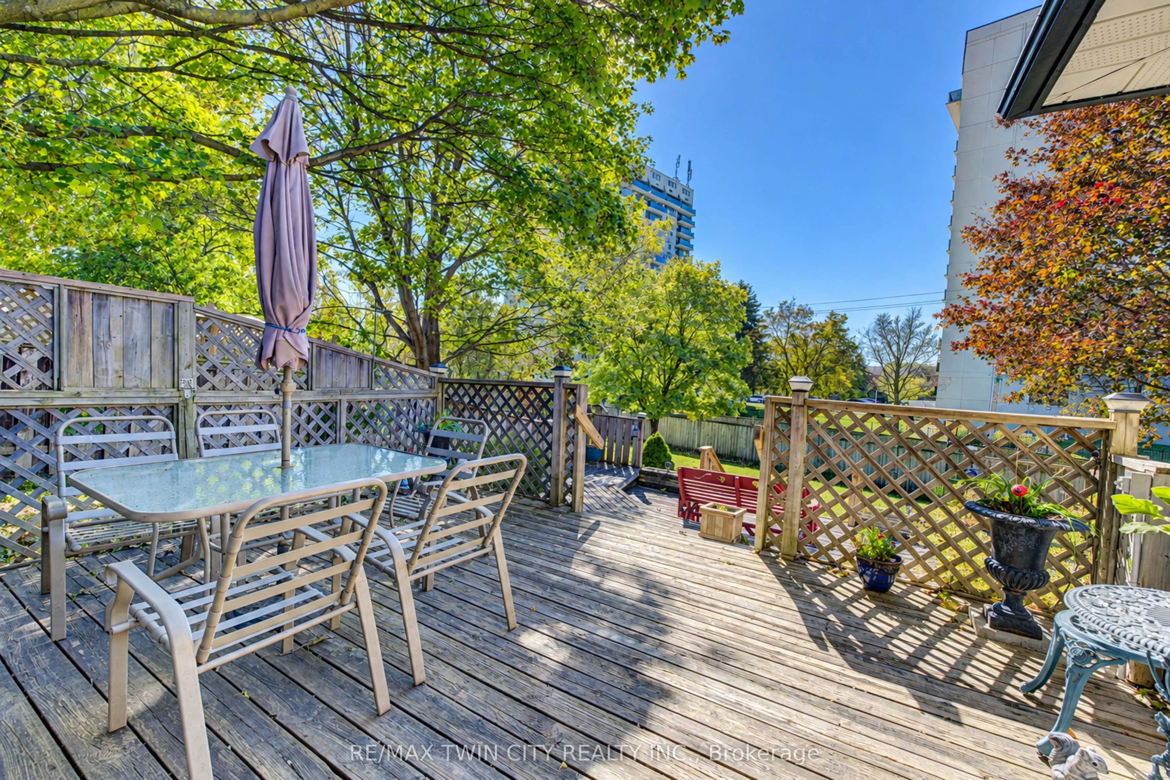 73 BELTON Drive