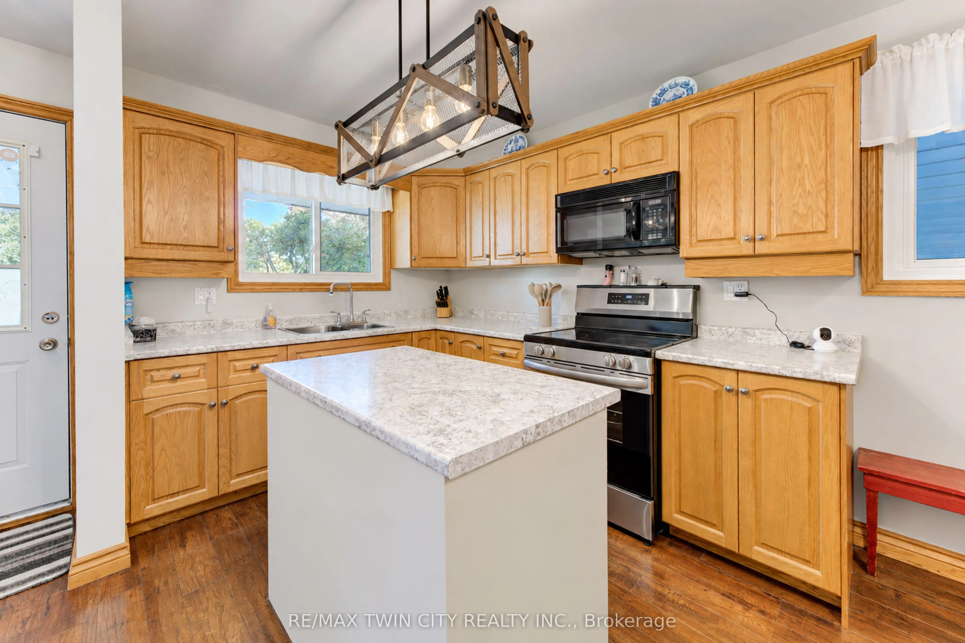 73 BELTON Drive