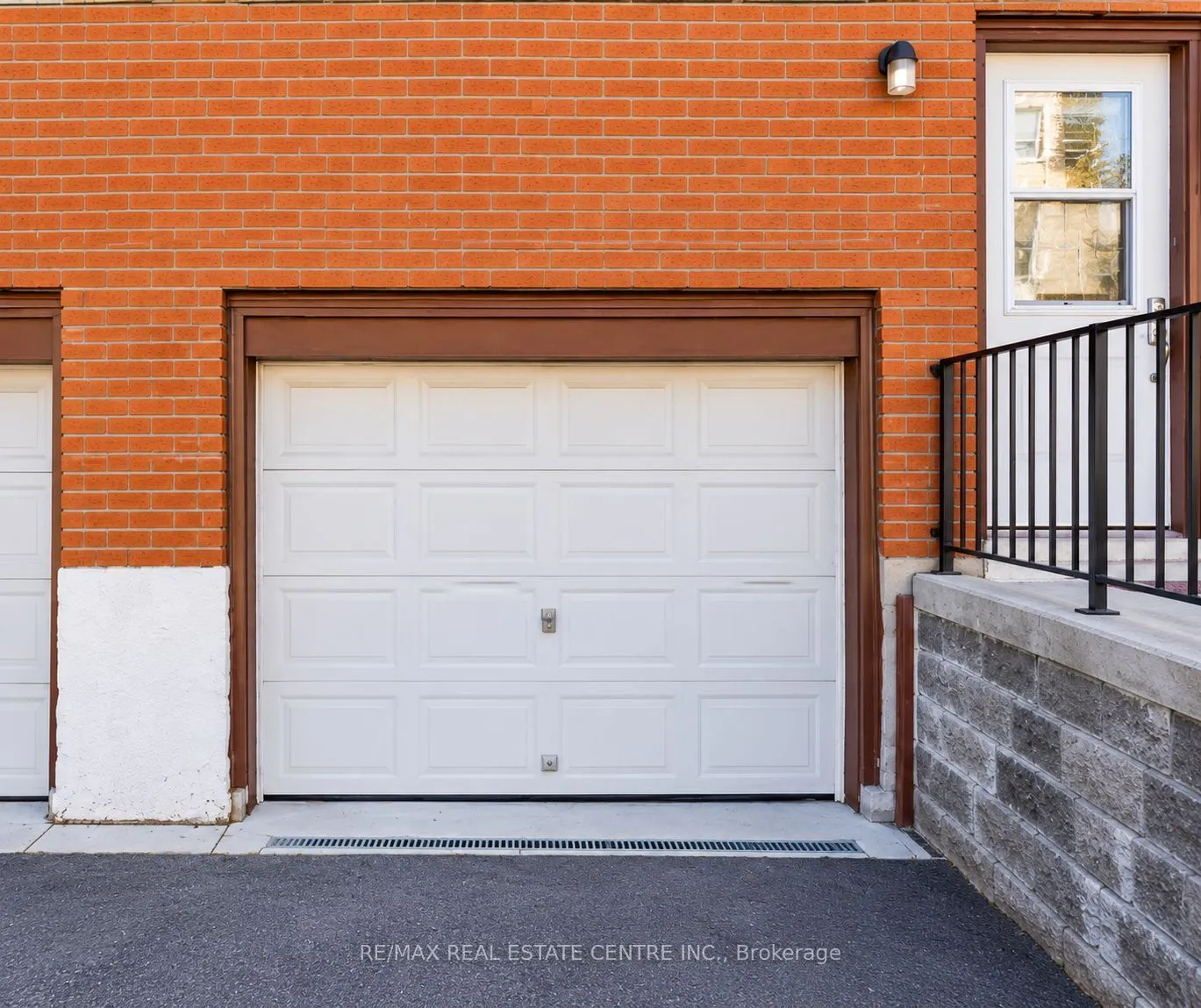 27 Woodman Drive N #4