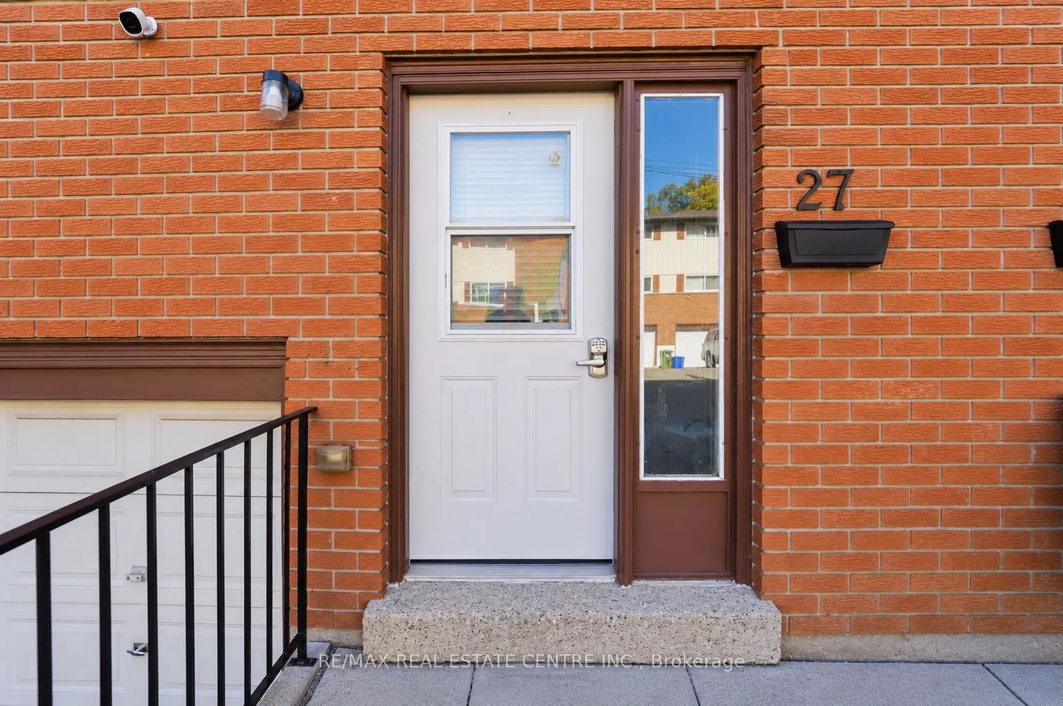 27 Woodman Drive N #4