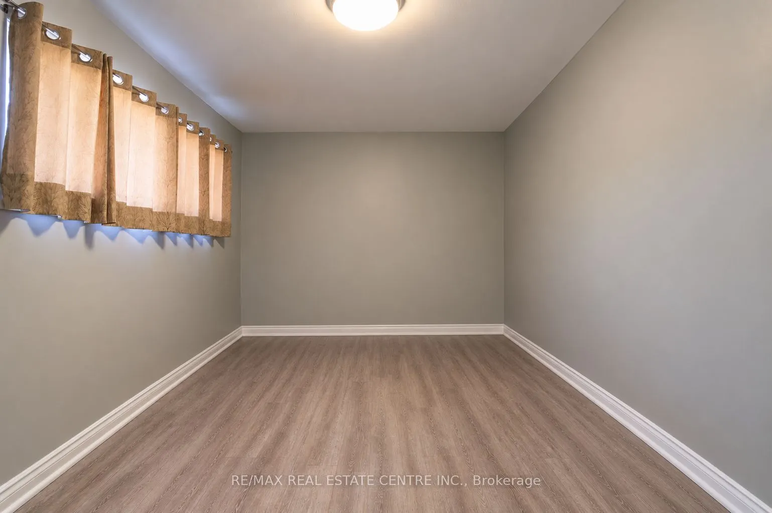 27 Woodman Drive N #4
