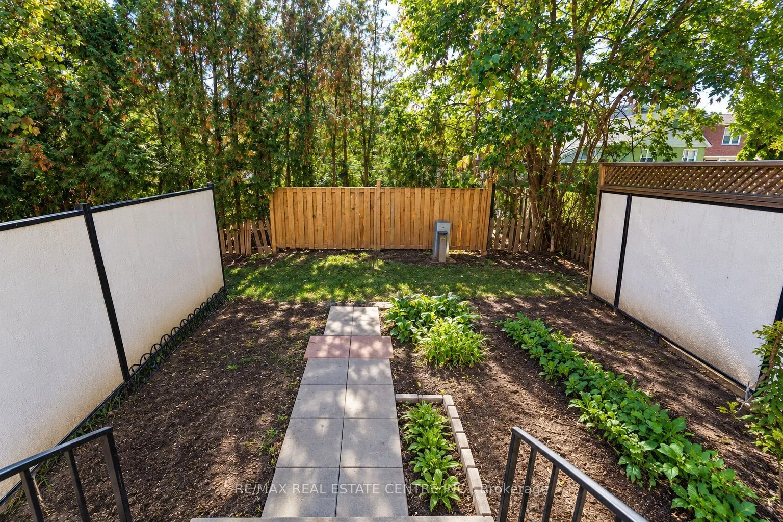 27 Woodman Drive N #4