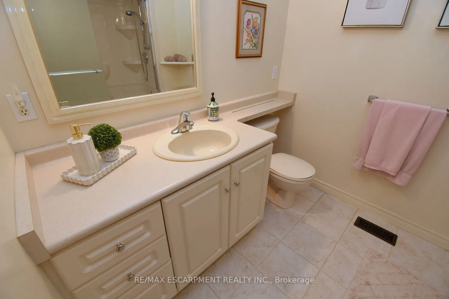 87 Jenifer Drive #17