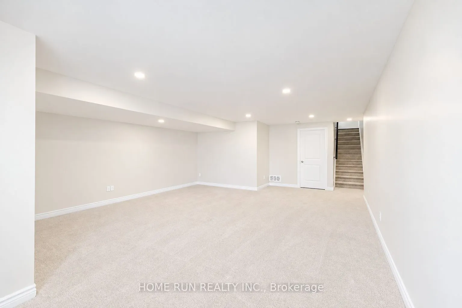 785 Cairn Crescent