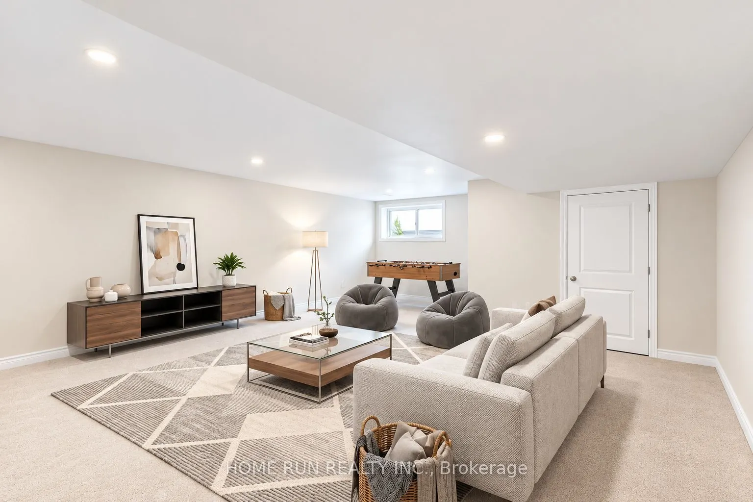 785 Cairn Crescent