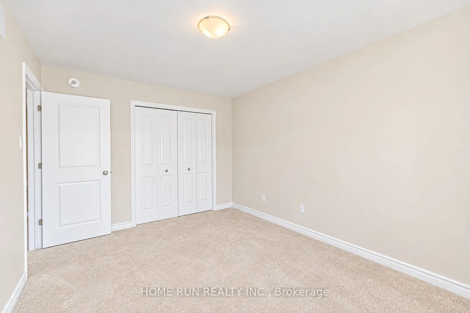 785 Cairn Crescent