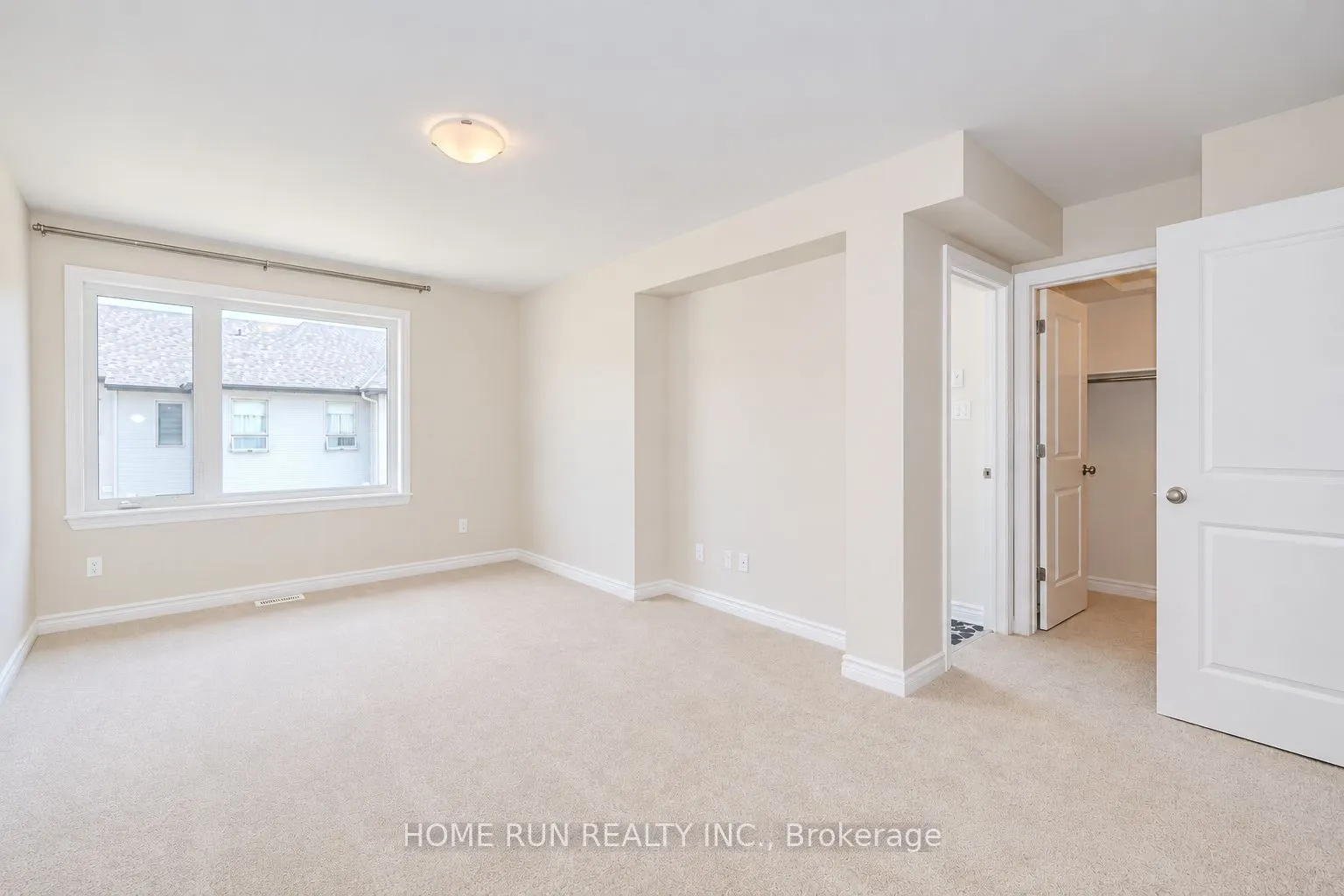 785 Cairn Crescent