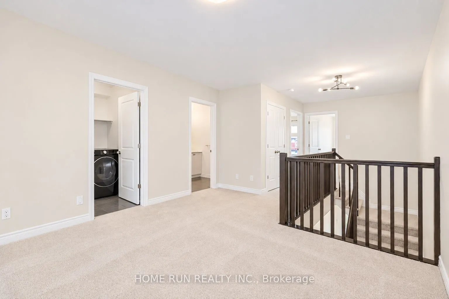 785 Cairn Crescent
