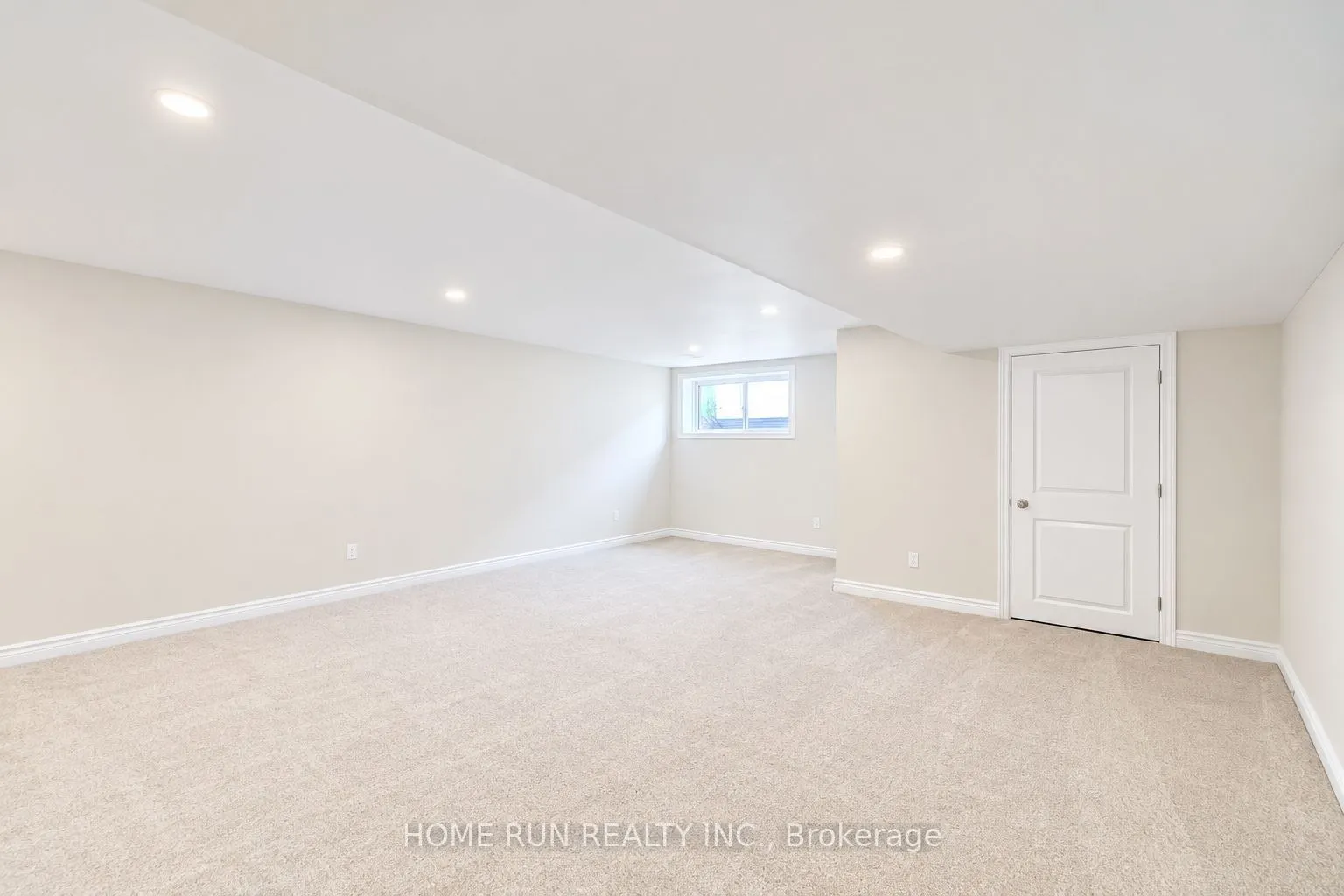 785 Cairn Crescent