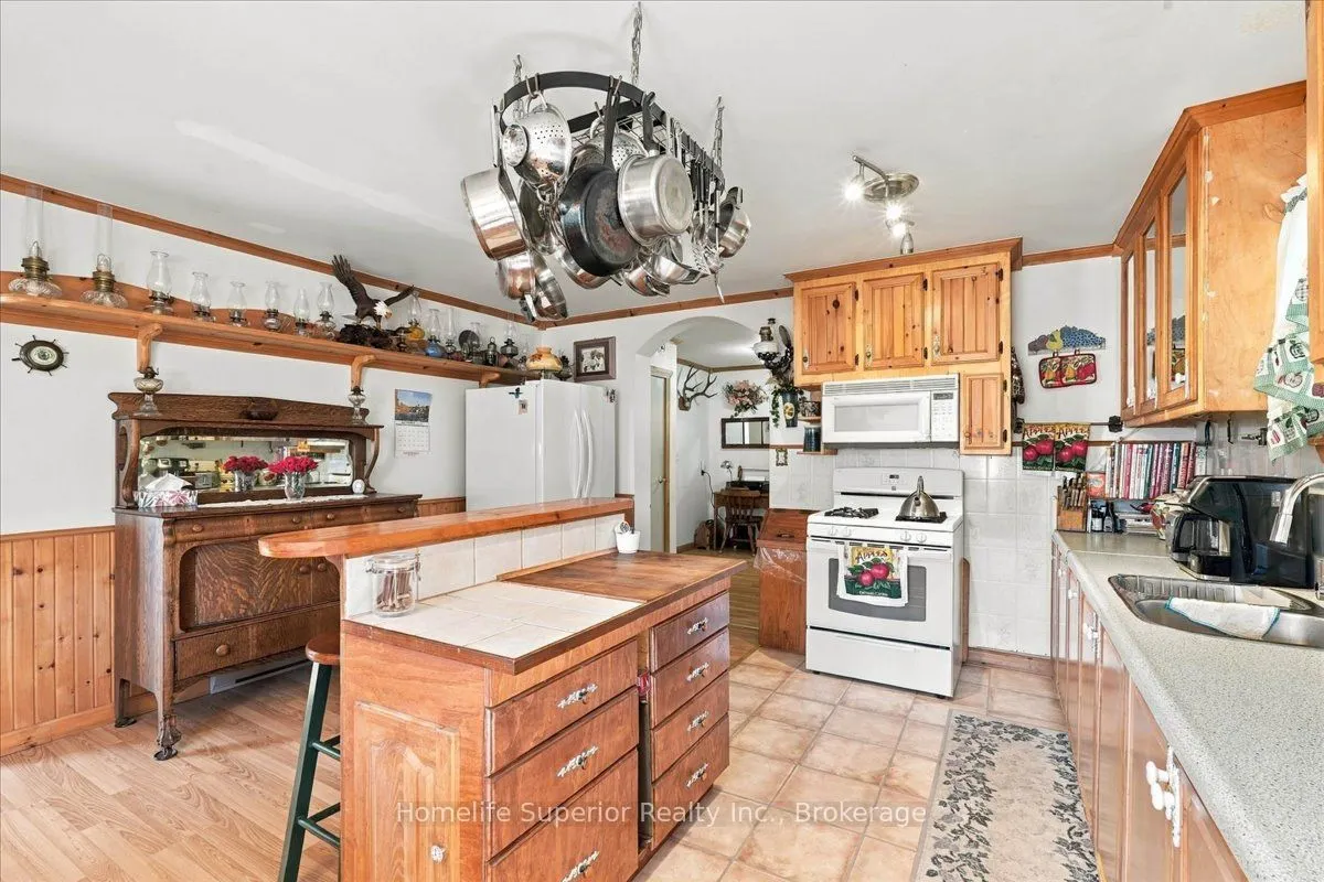 765 Cordova Road N