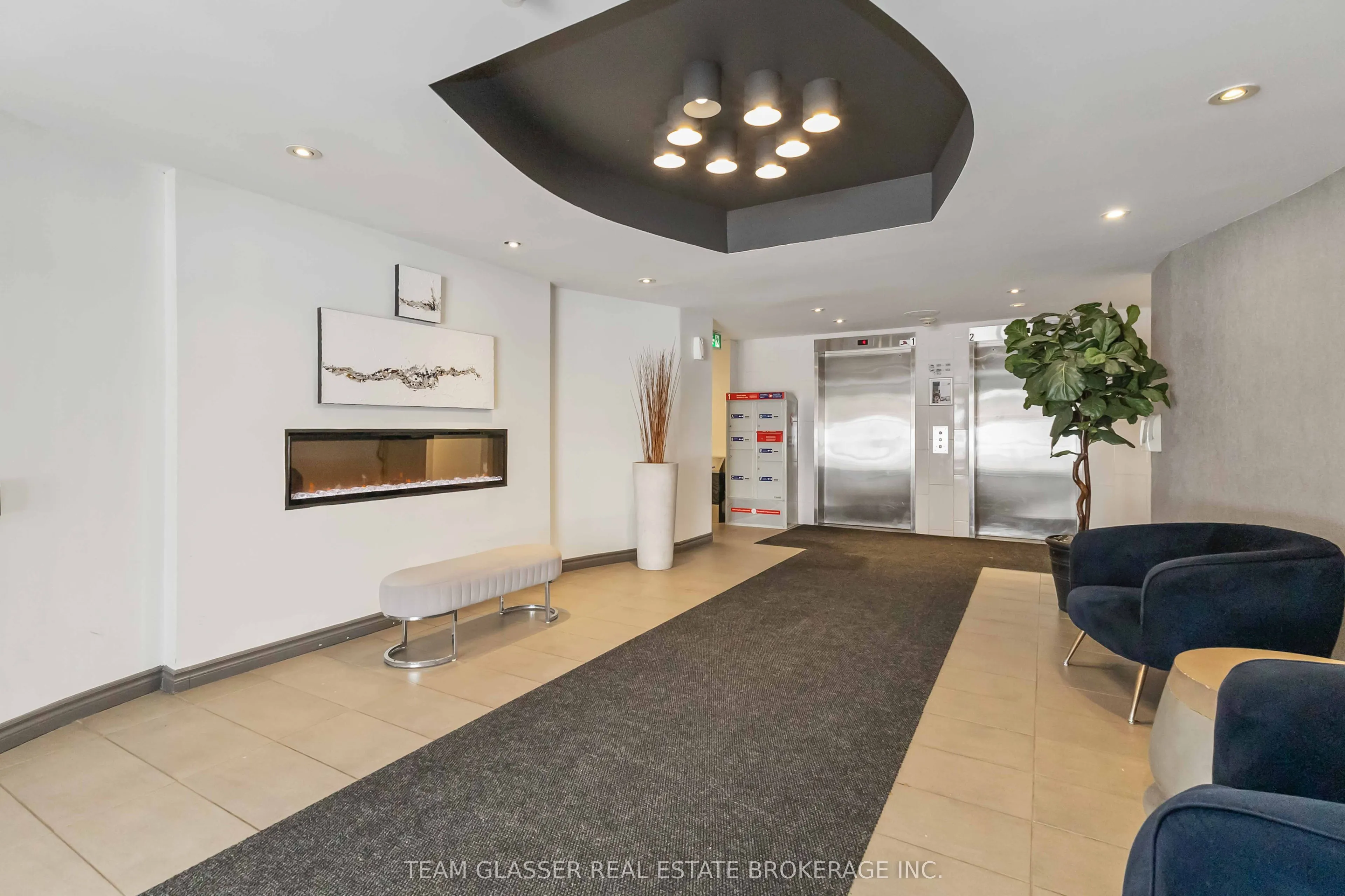 500 Proudfoot Lane #104