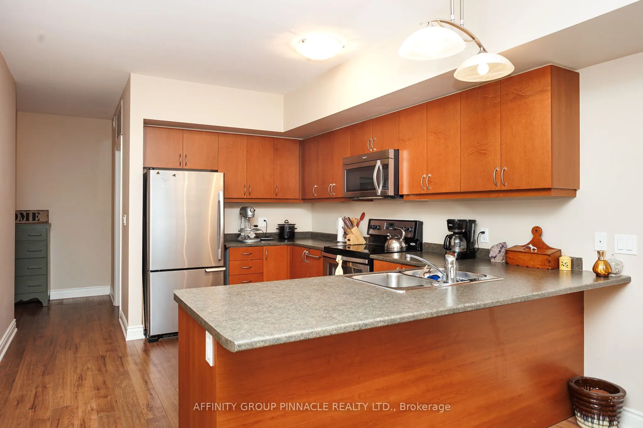 94 Francis Street W #105