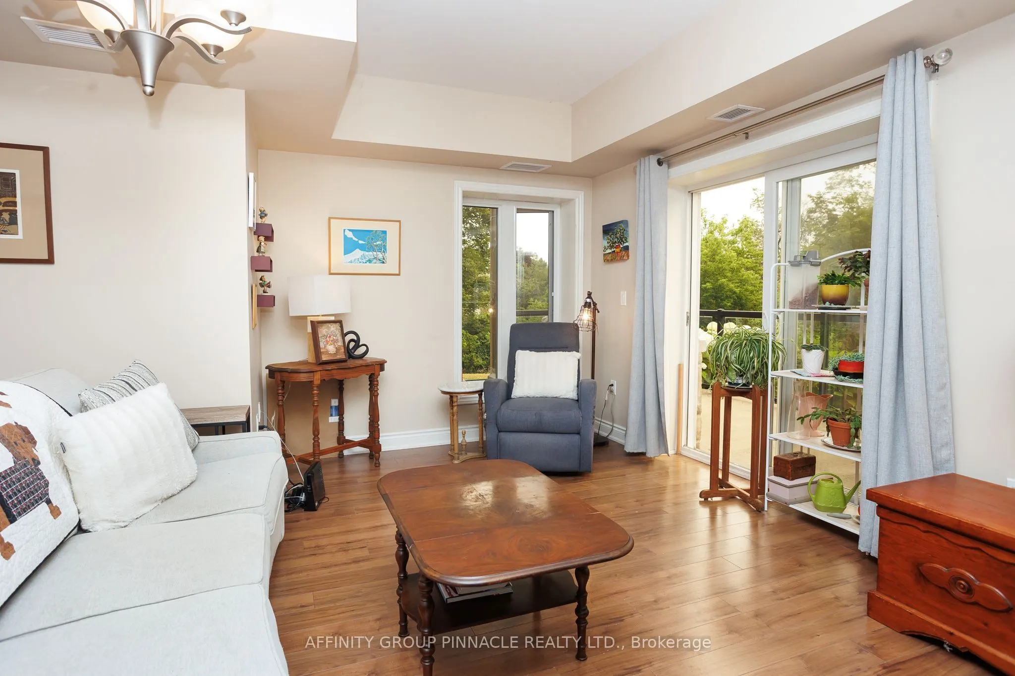 94 Francis Street W #105