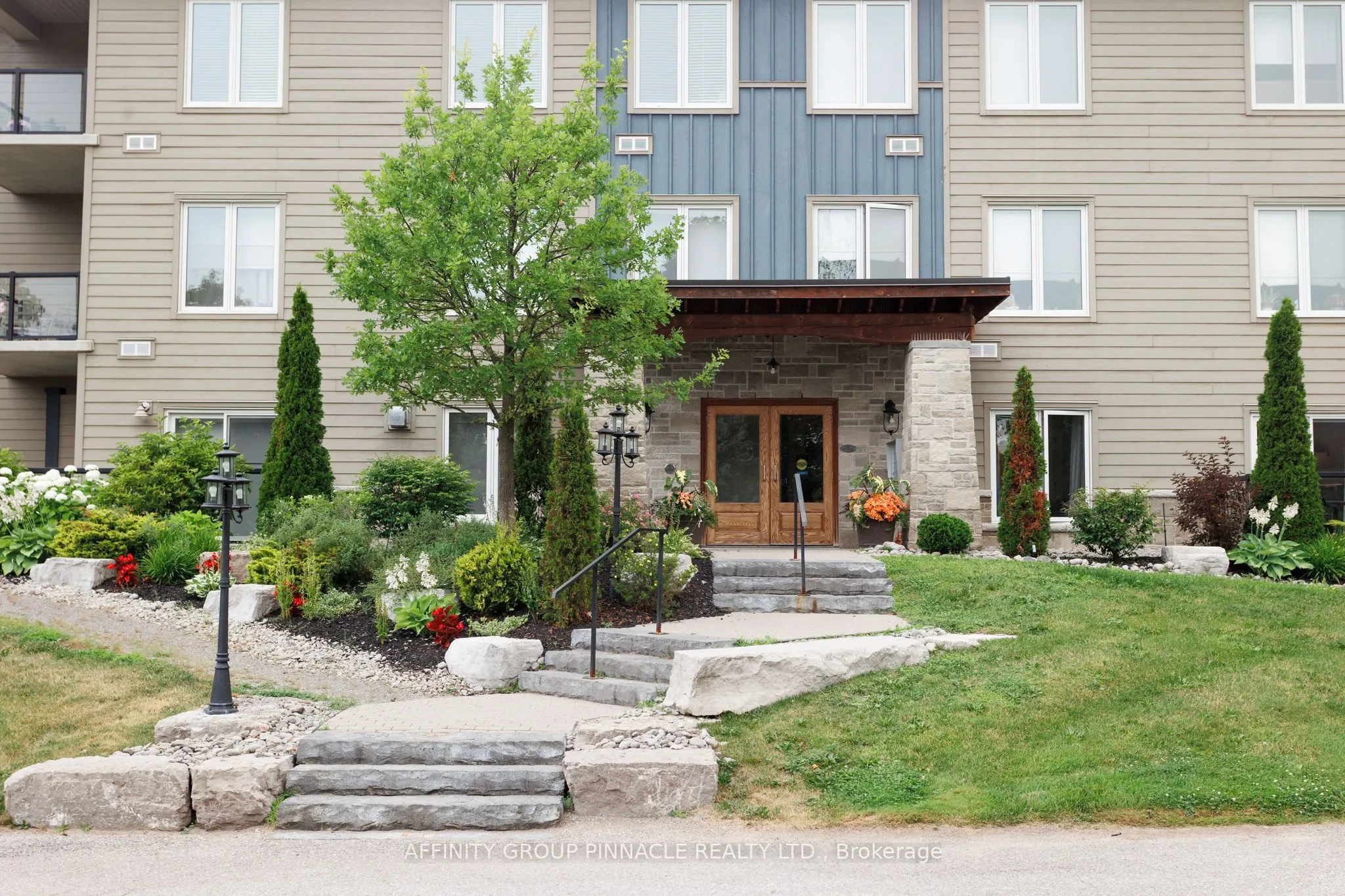 94 Francis Street W #105