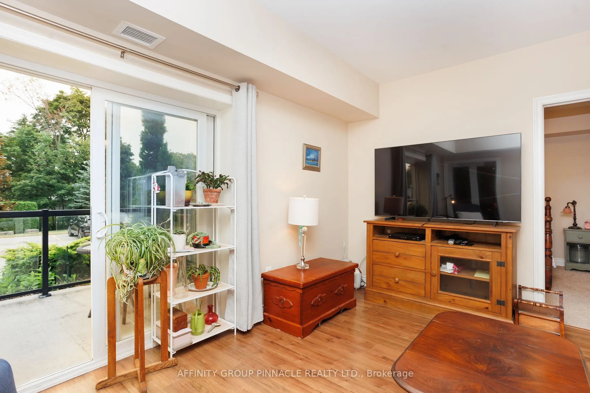 94 Francis Street W #105