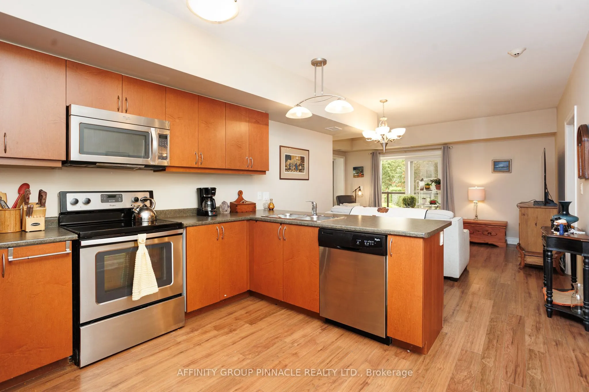 94 Francis Street W #105